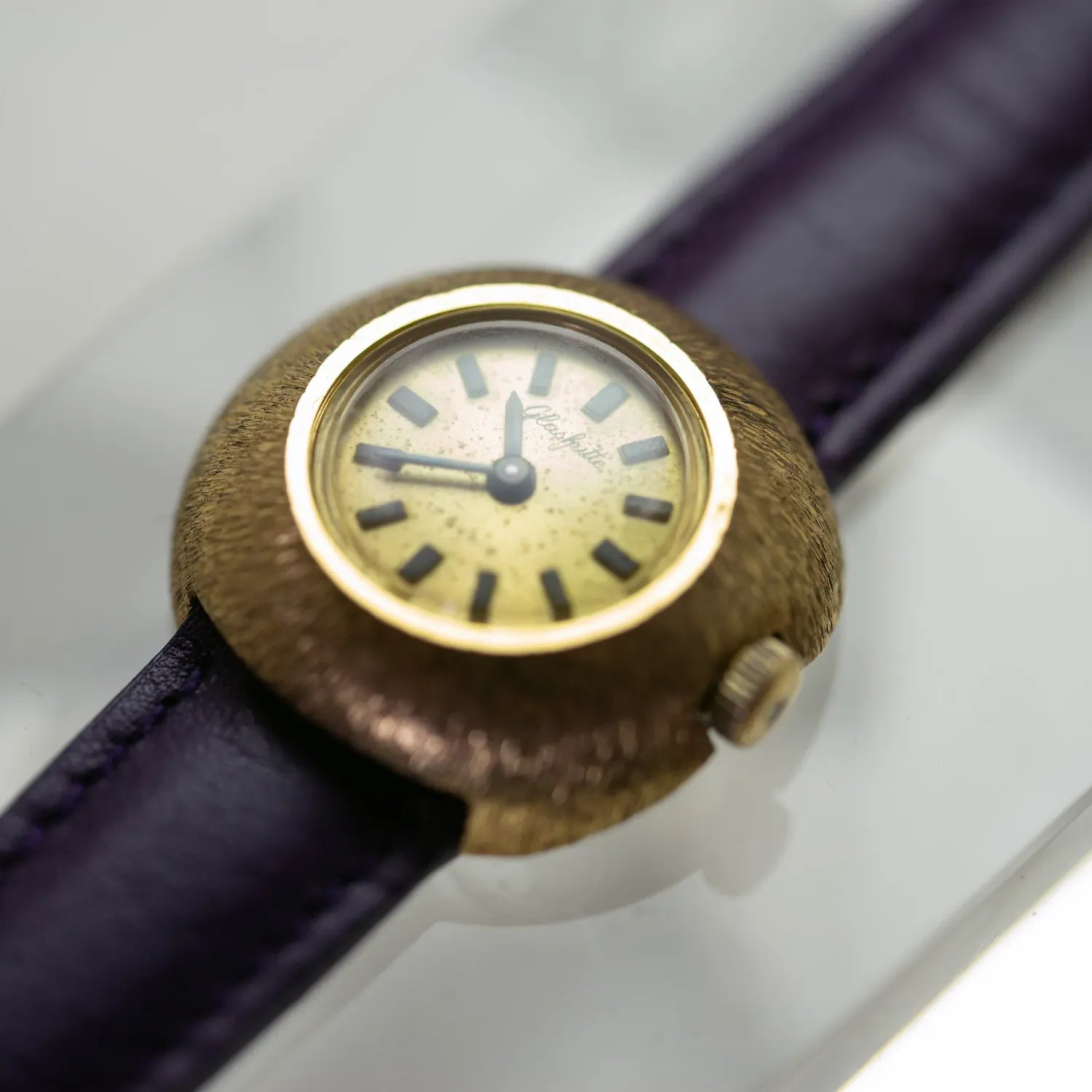 Glashutte Women's Vintage Watch – dial close-up