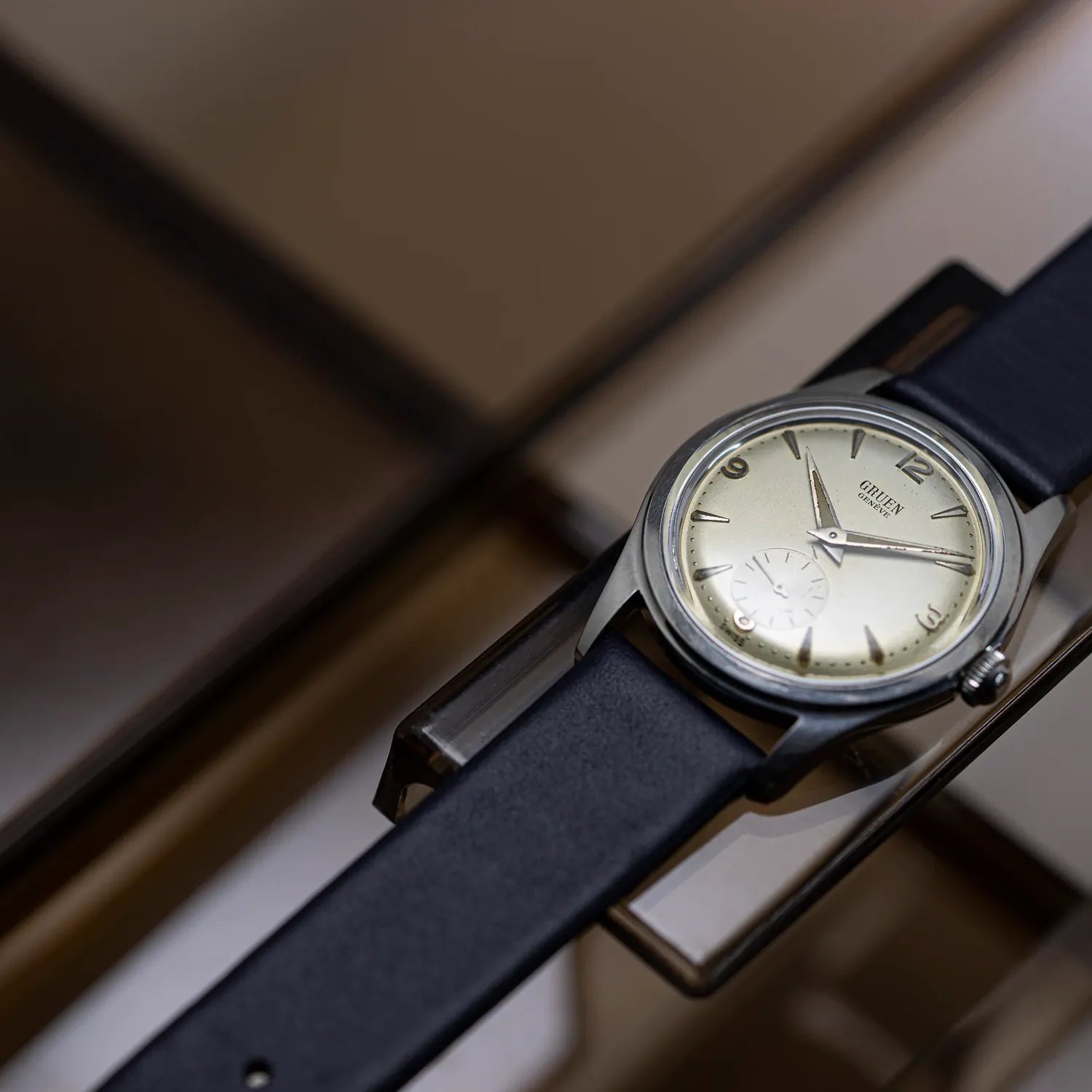 Gruen Geneve Cal. 415R – front view