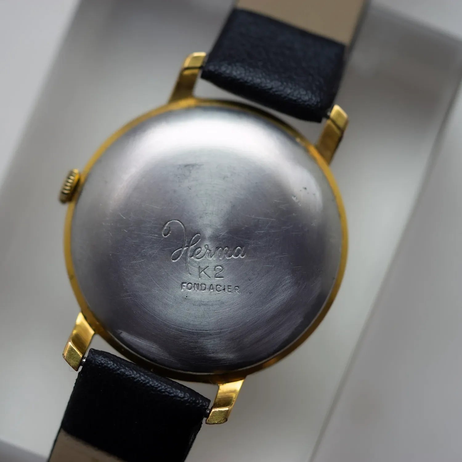 Herma K2 Vintage Watch – dial close-up