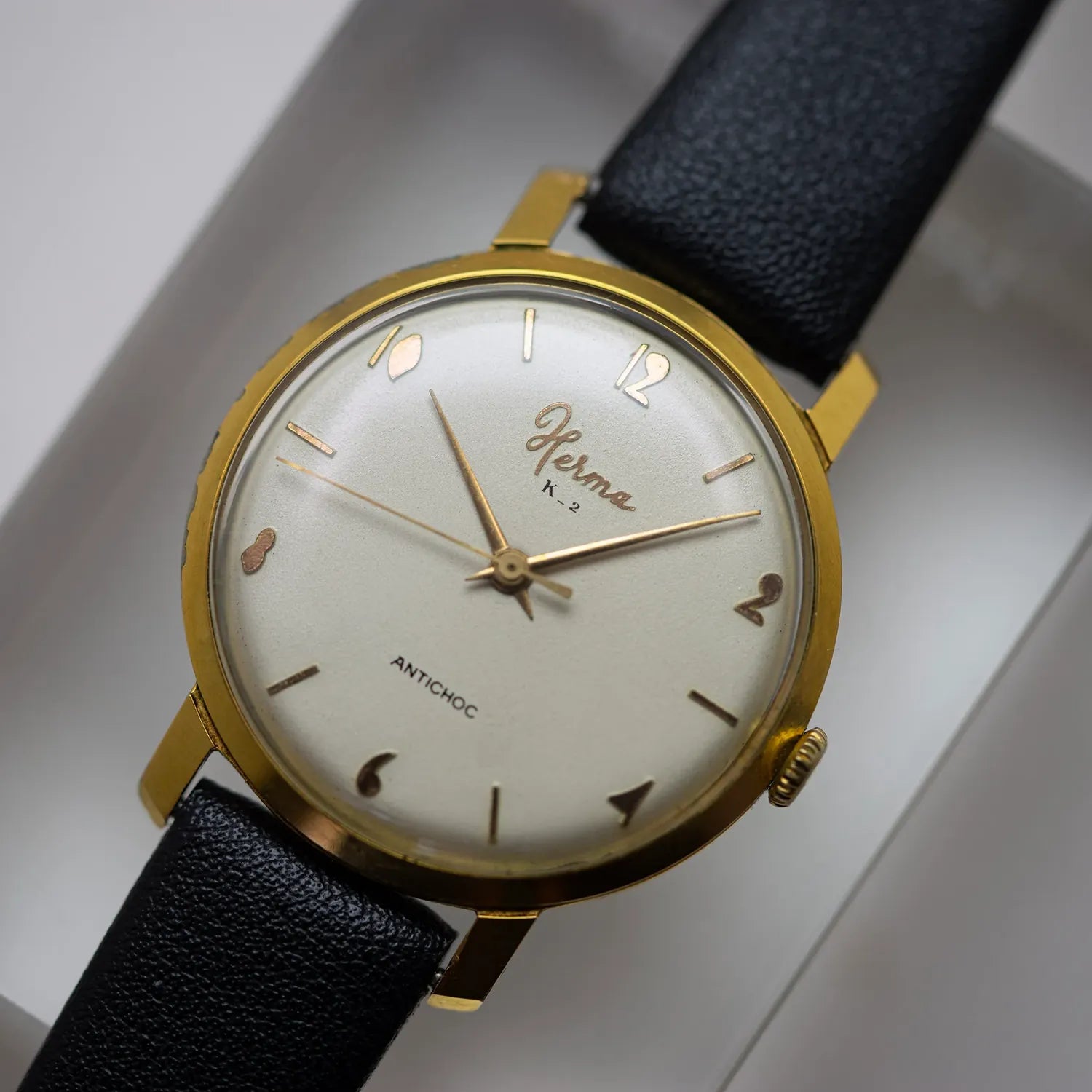 Herma K2 Vintage Watch – front view