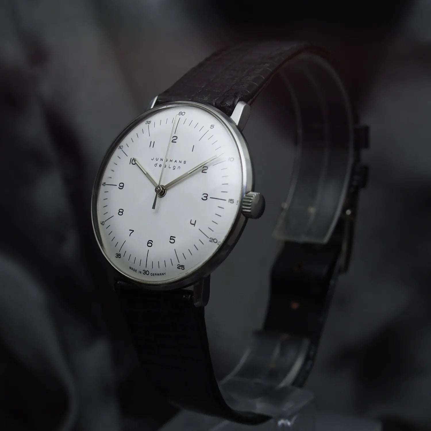 Junghans Max Bill Ref. 27.3701 802 – side view
