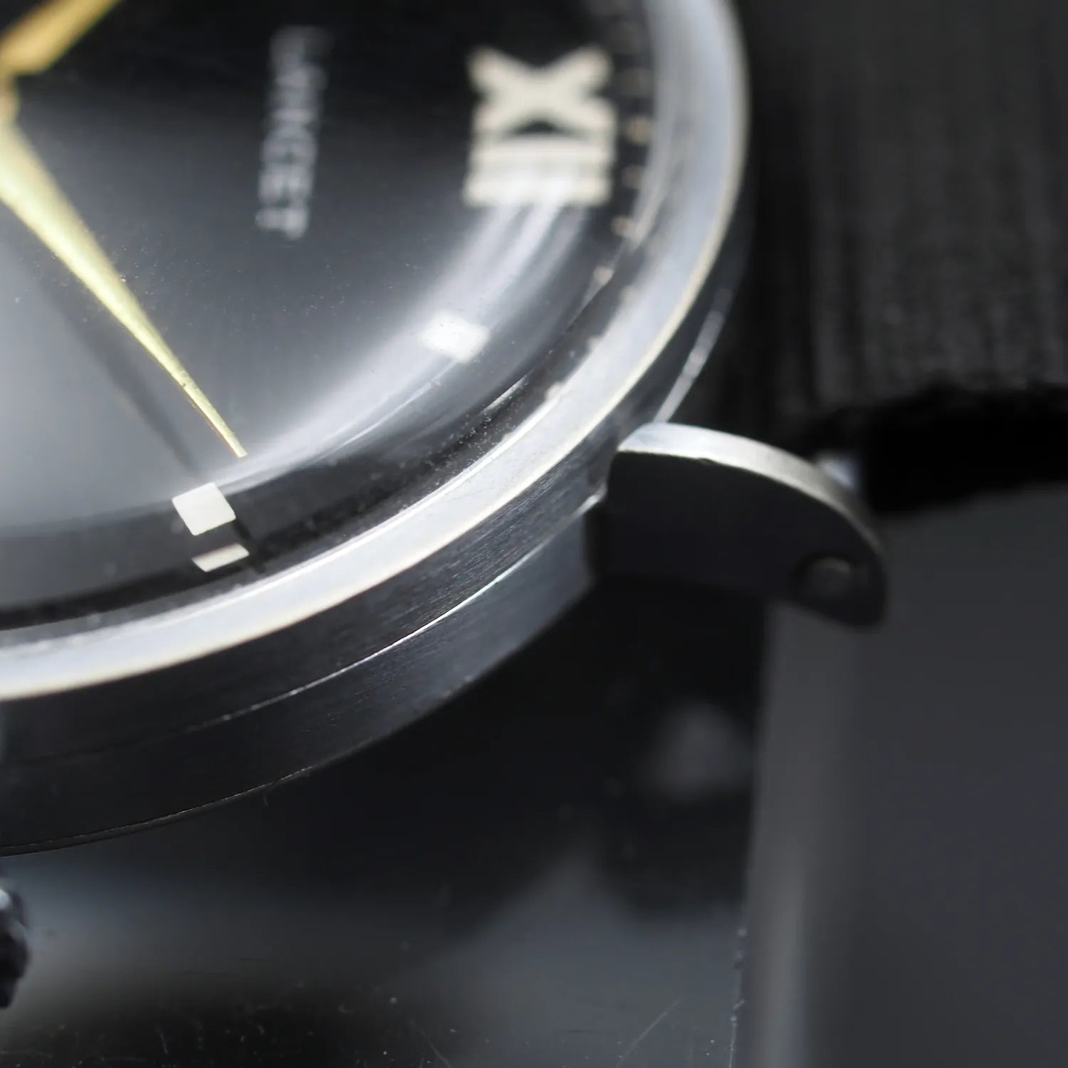 Lancet Oversize – movement close-up