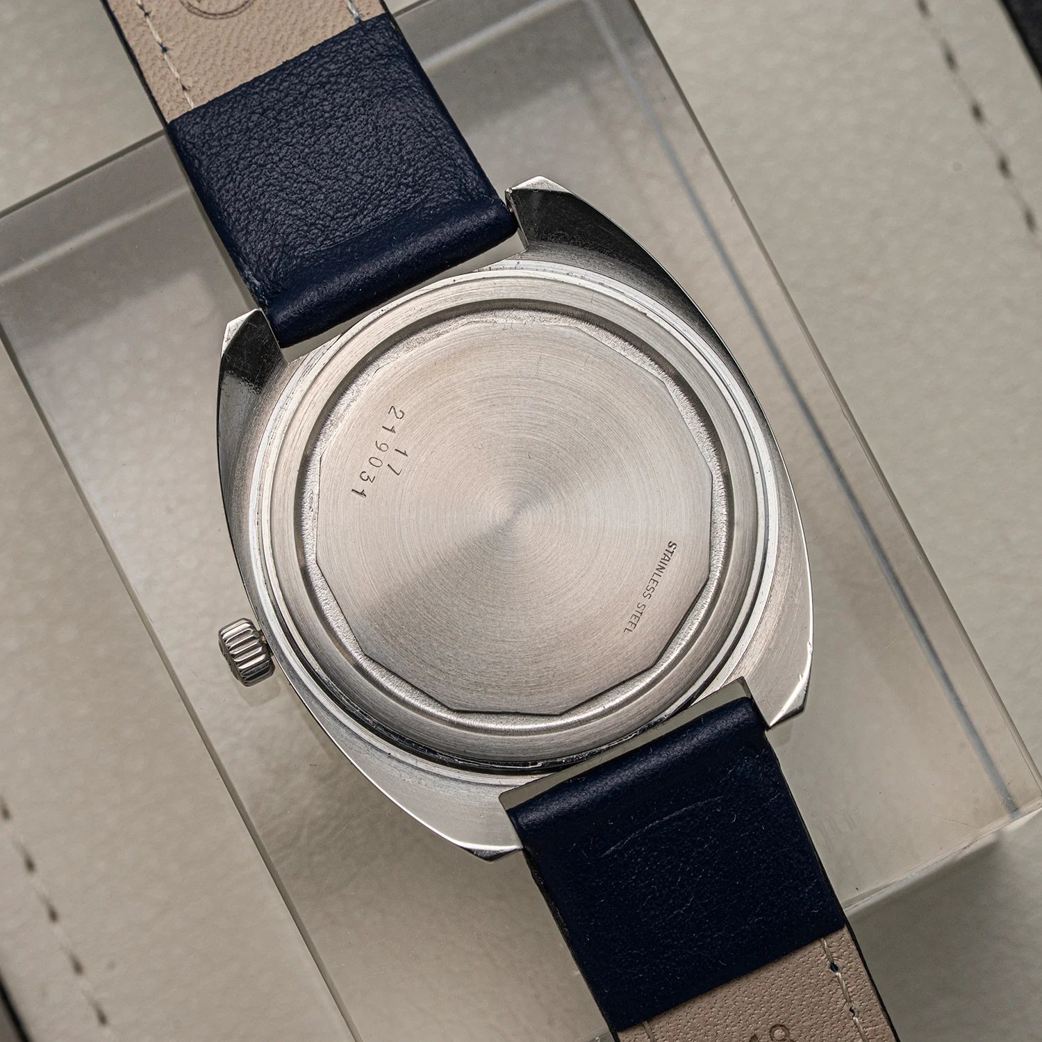 Longines Conquest 1558 2, Cal. 6942  Caseback