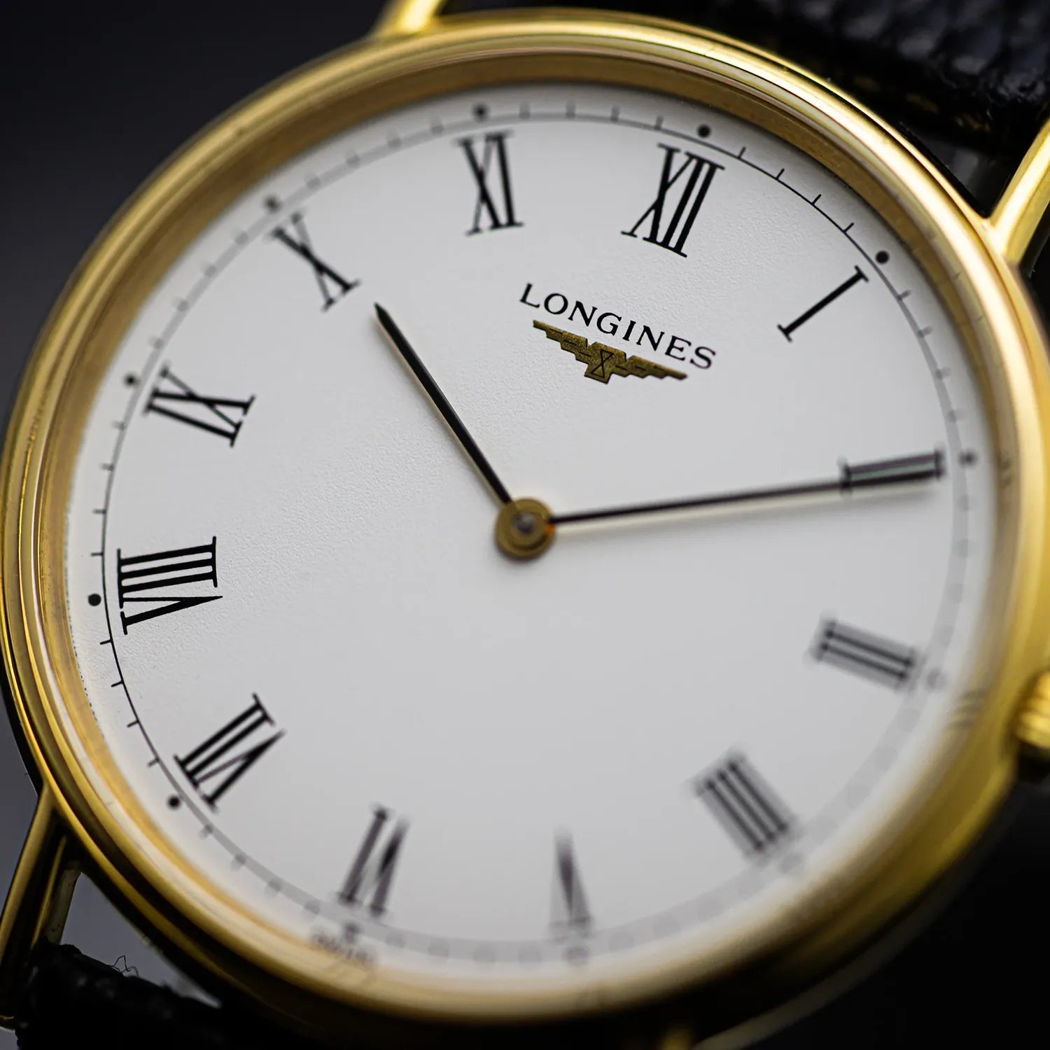 Longines L4.637.2 White Dial – movement close-up