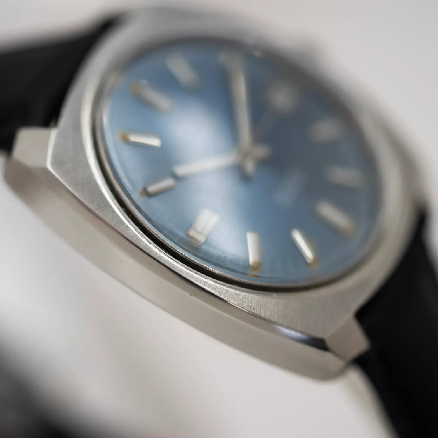 Marcus Extra Automatic Cal. ETA 2472 – dial close-up