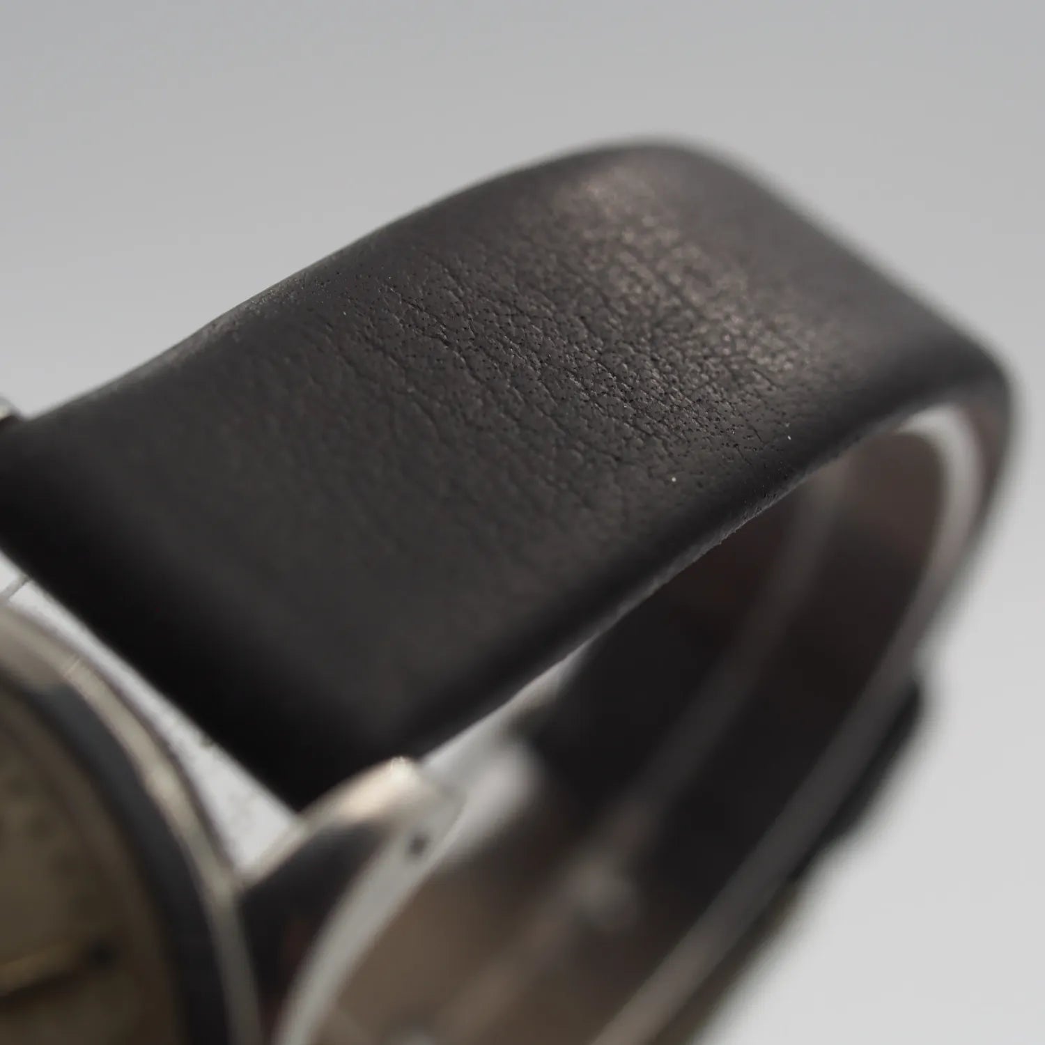 Mido Multifort Superautomatic Powerwind Cal. 917p – side view alternative angle