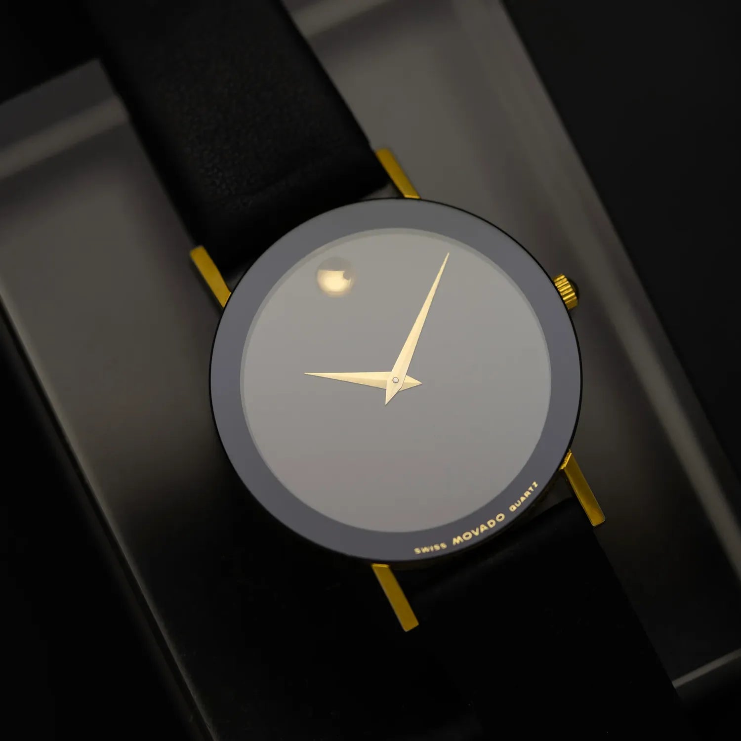 Movado Museum Ref. 88.c6.882.2 – dial close-up