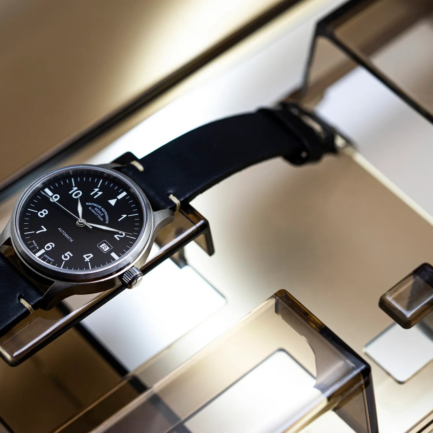 Muhle Glashutte Nautische Instrumente M1-37-60 – side view