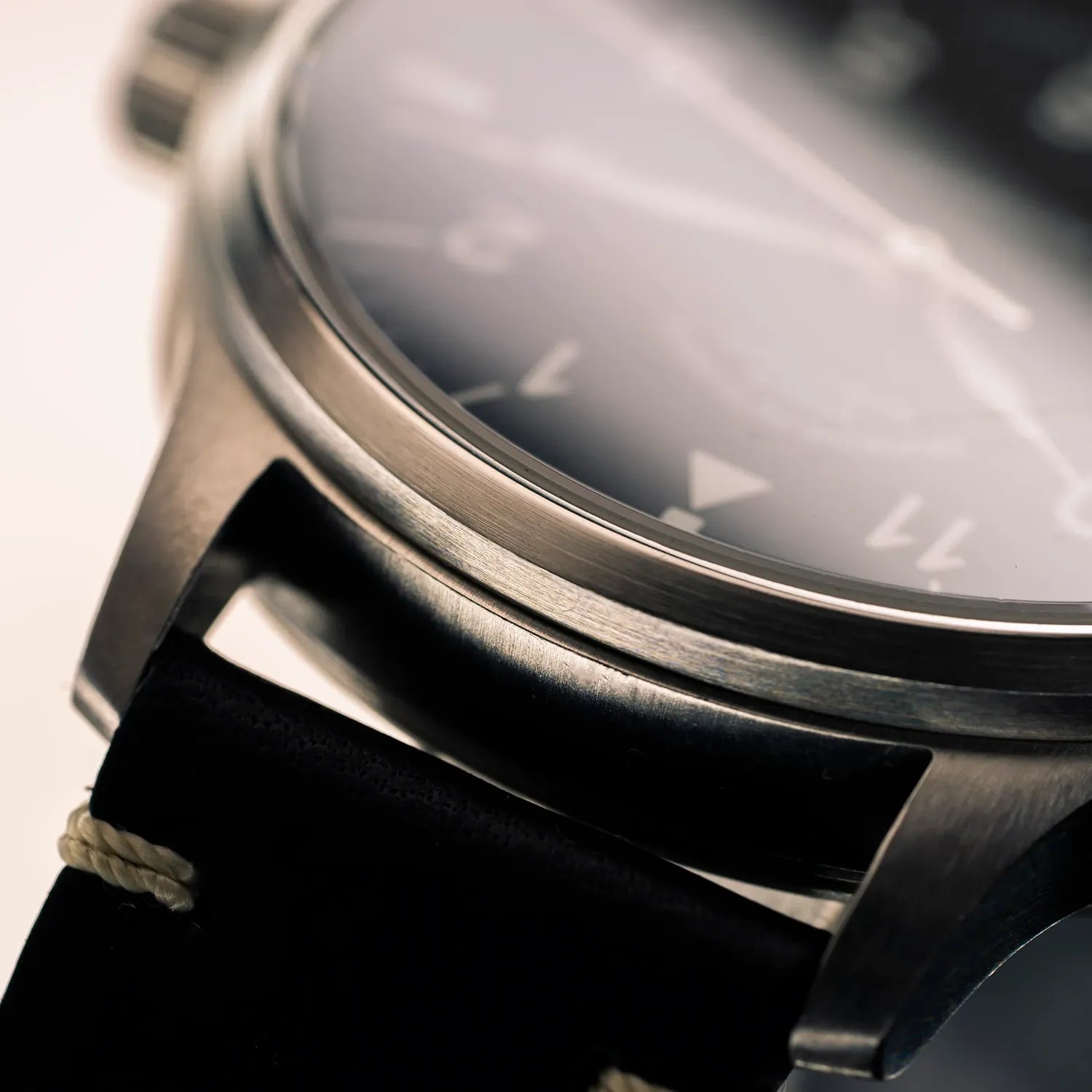 Muhle Glashutte Nautische Instrumente M1-37-60 – side view alternative angle