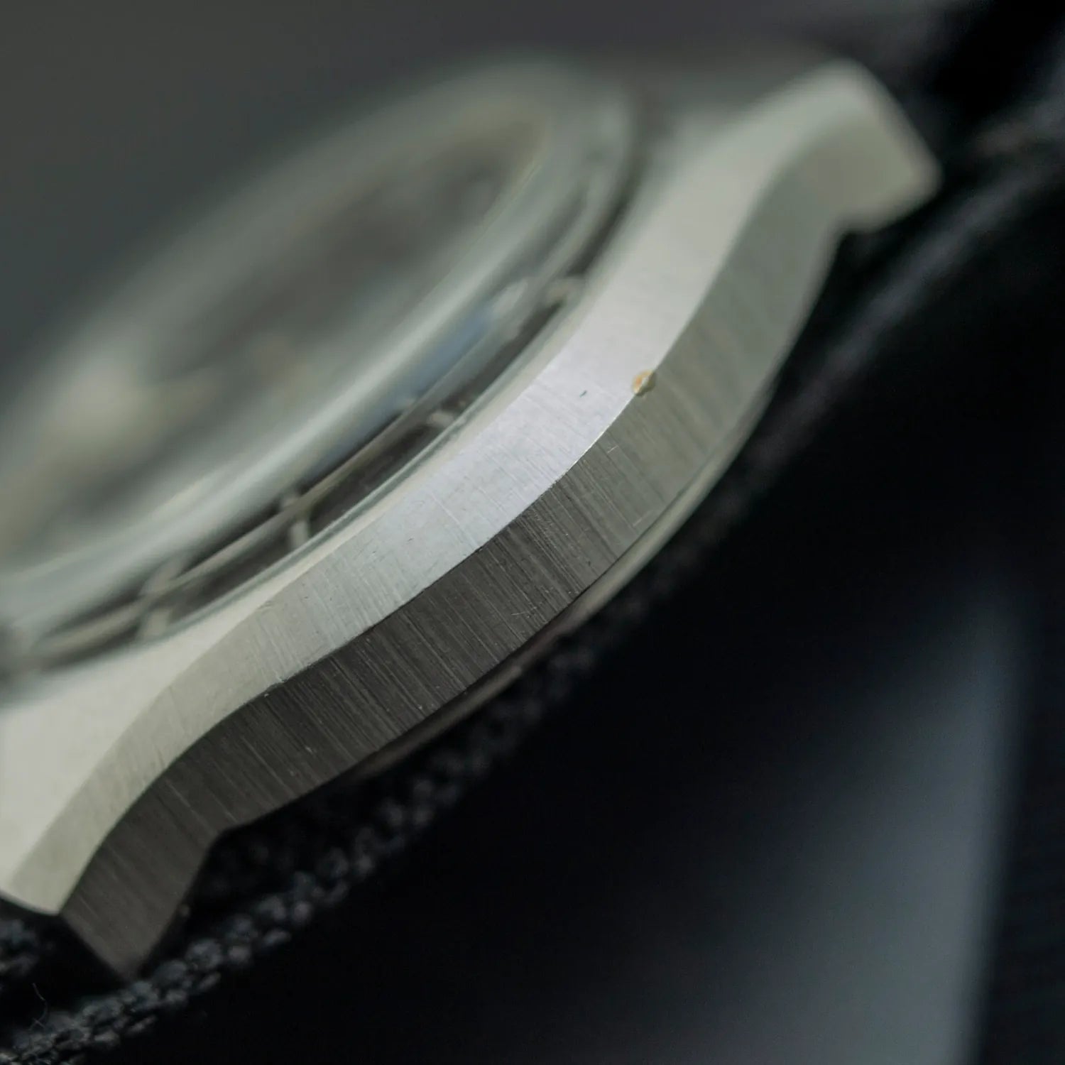 Nivada F2 Ref. 46024 – side view
