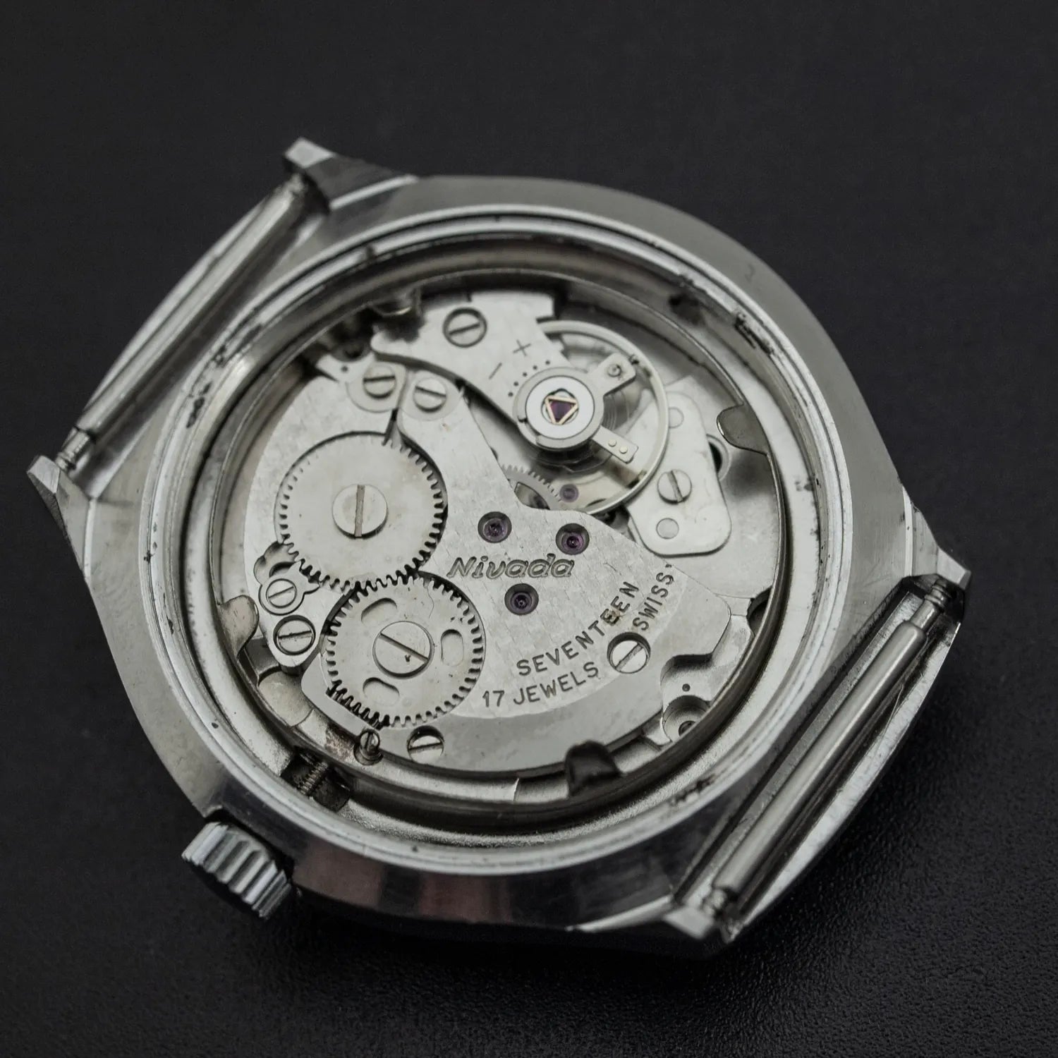 Nivada F2 Ref. 46024 – movement close-up