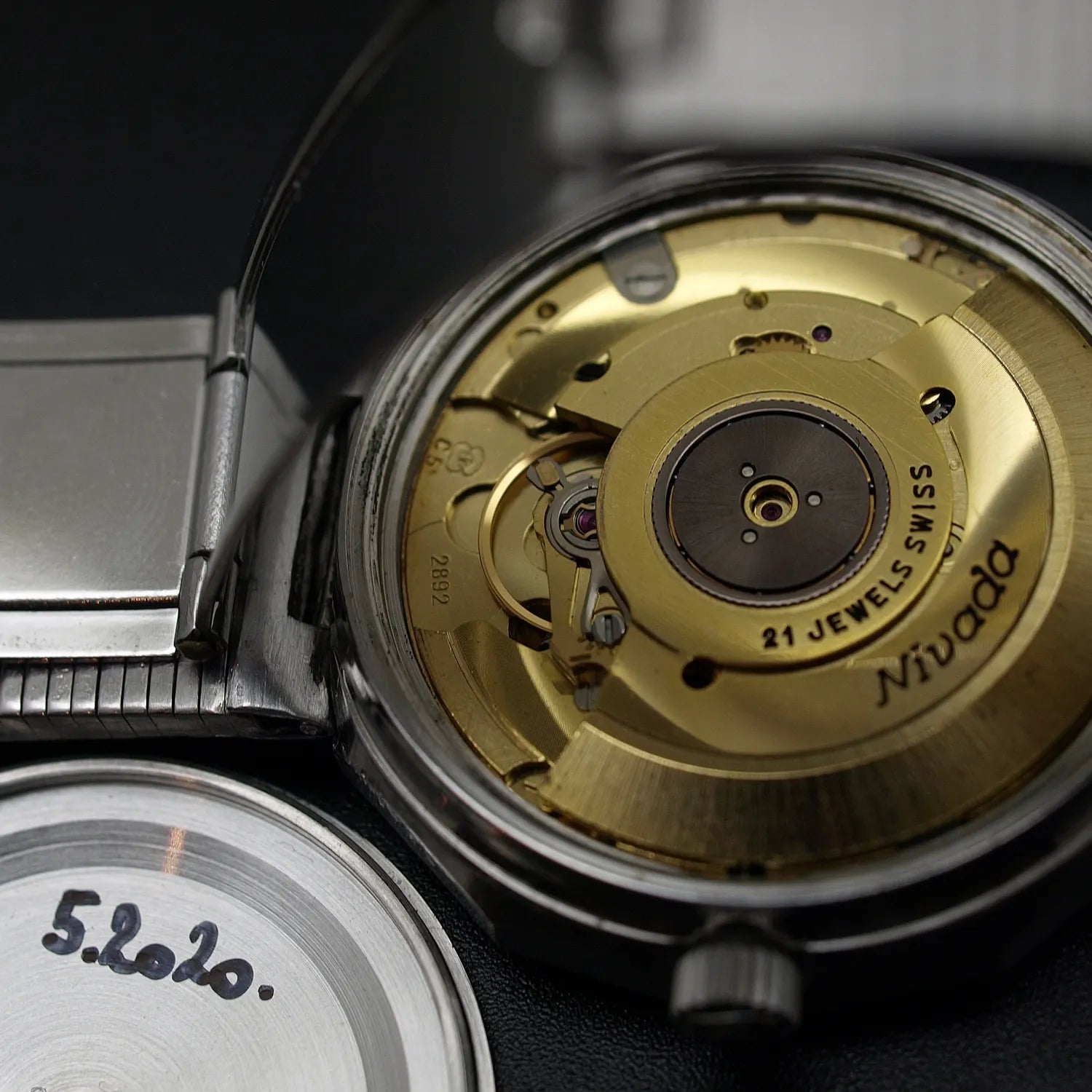 Nivada GLX Automatic Anniversary Ref. 68032, Cal. 2892 – strap detail