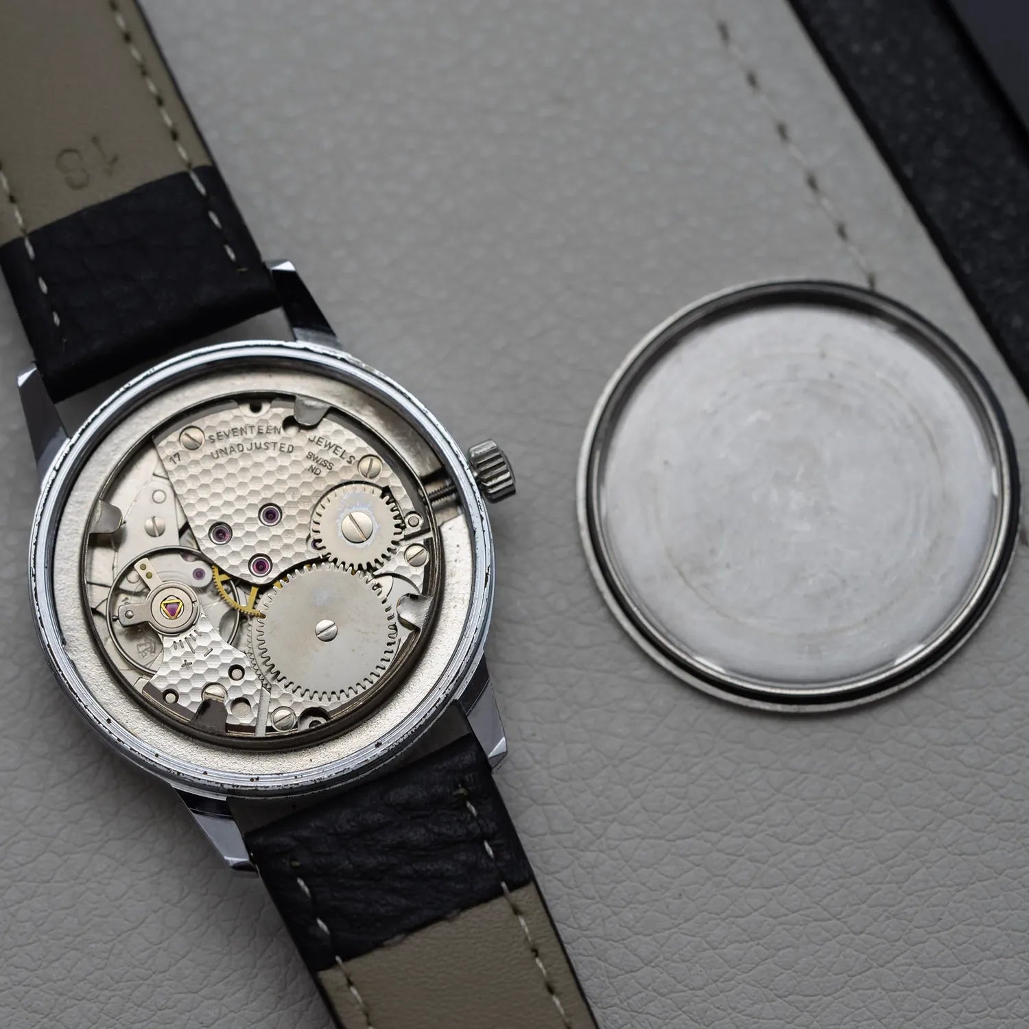Nivada Ref. 36099 Cal. FE 140 – side view