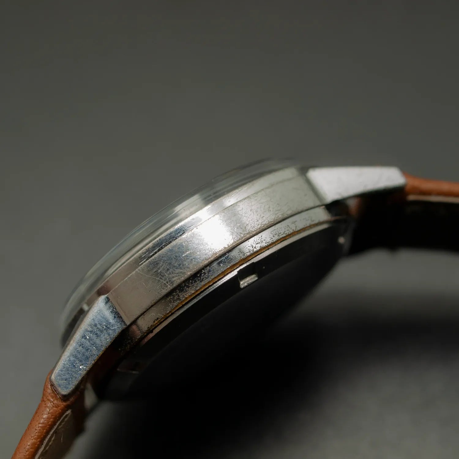 Nivada Ref. 37055 – side view alternative angle