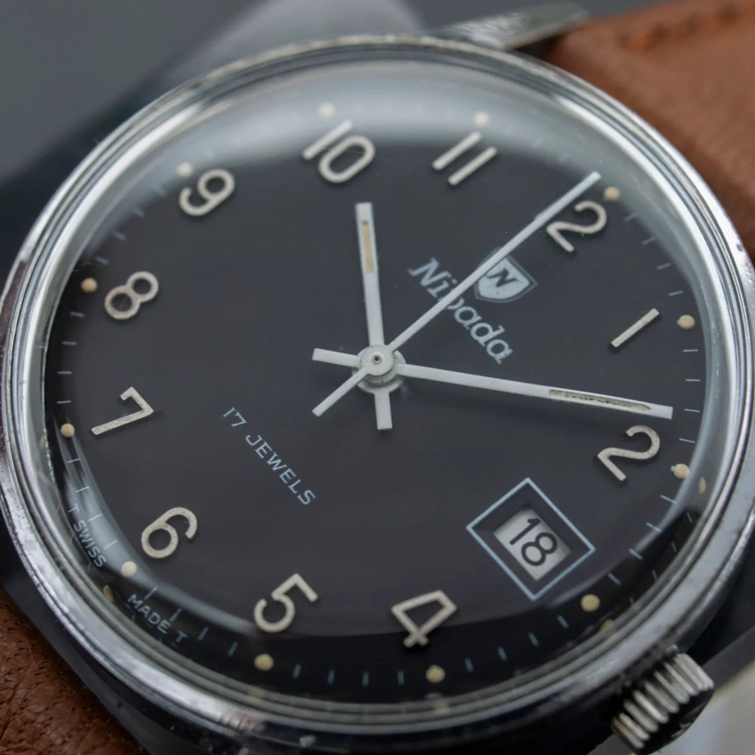 Nivada Ref. 37055 – front view