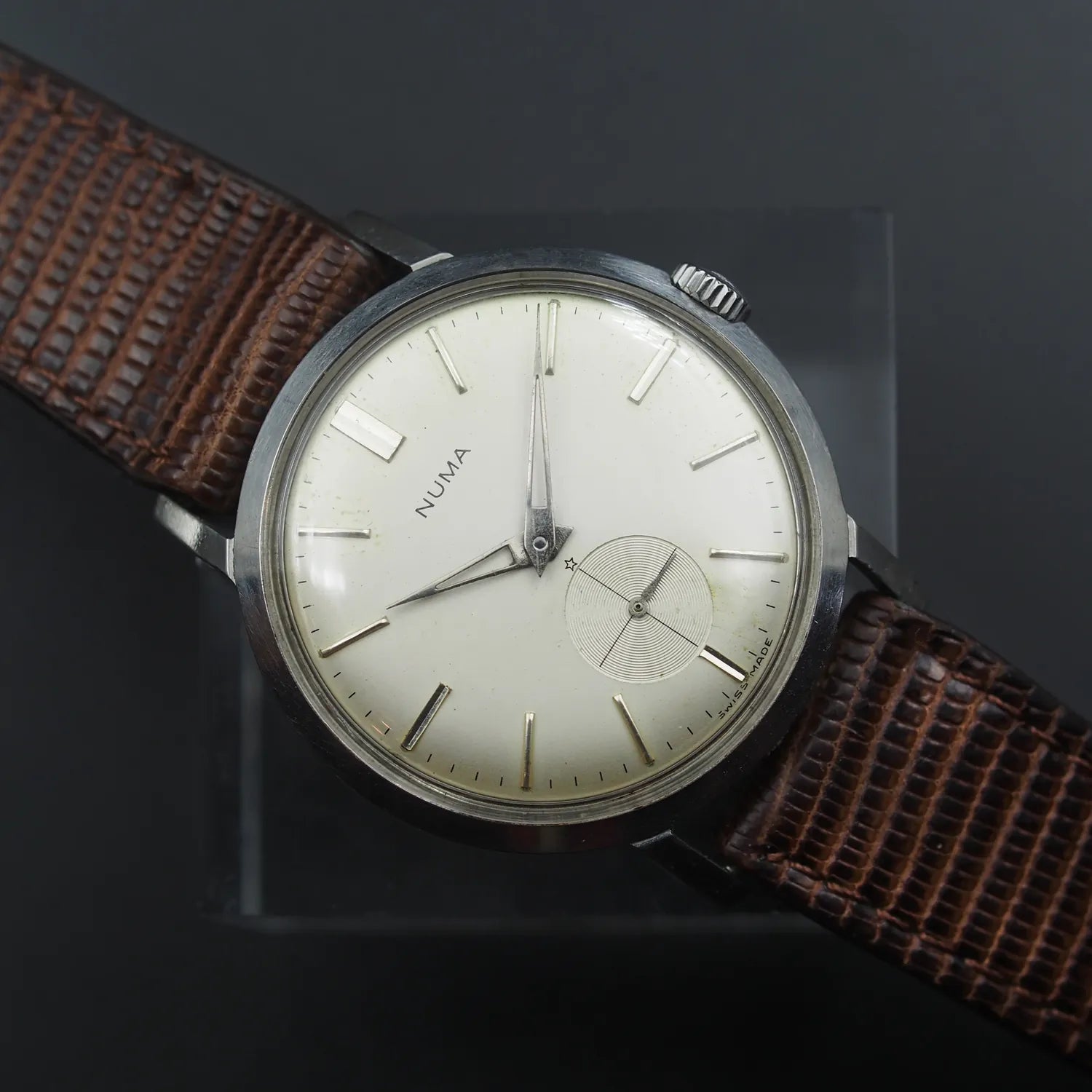 Numa Ref. 25809 – front view