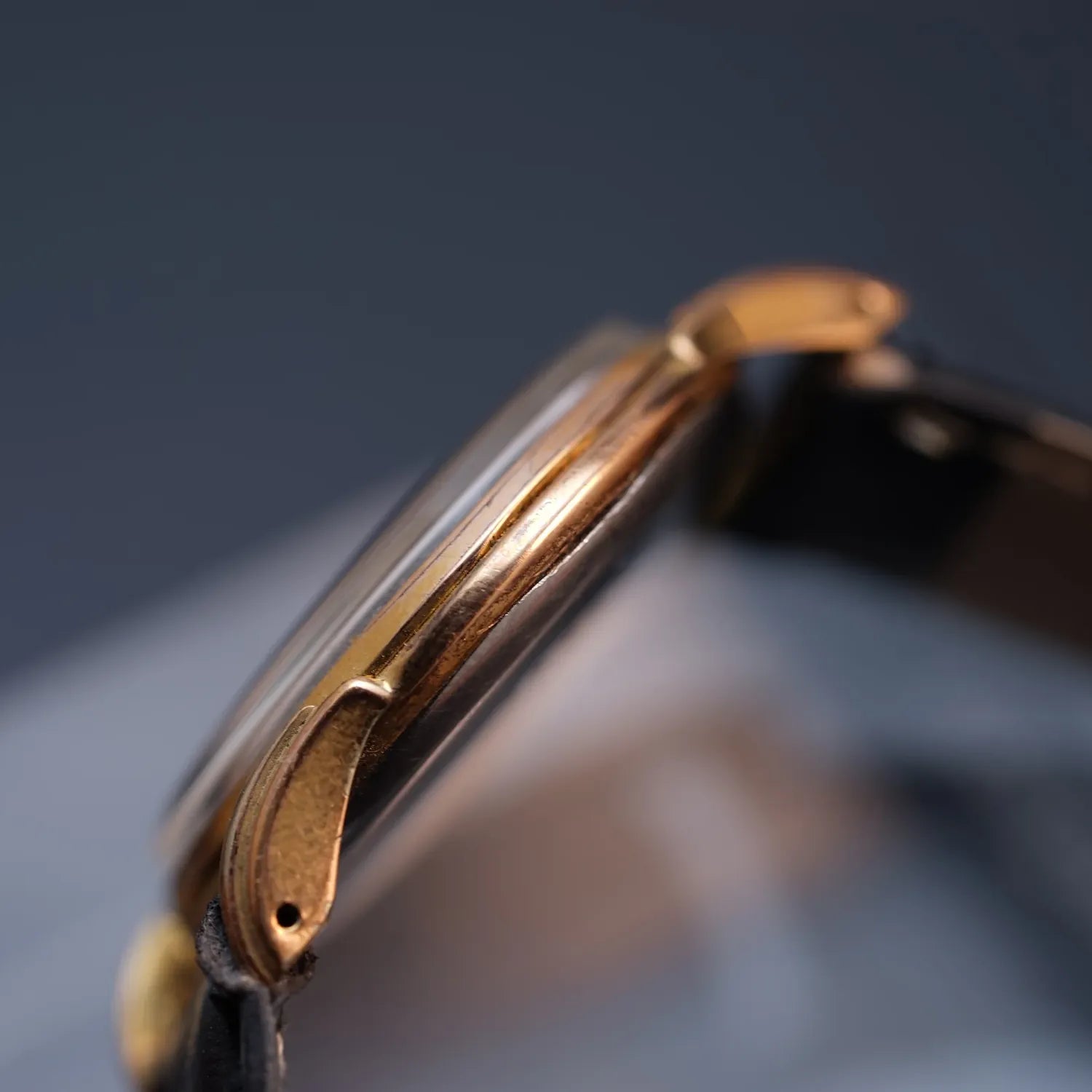 Numa Vintage Watch Big 12 – side view alternative angle