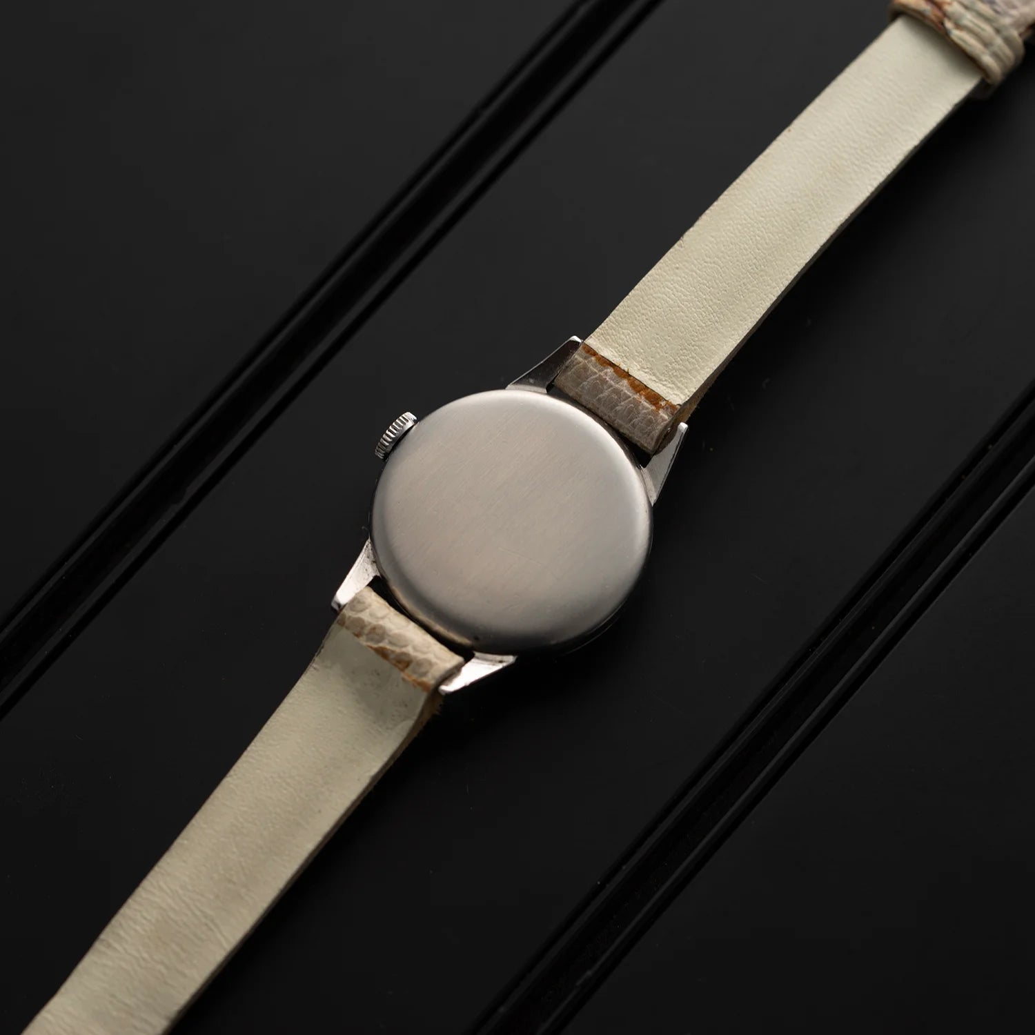 Omega Cal. 19.4T2 Women’s Dress Vintage Watch, 1939 Caseback