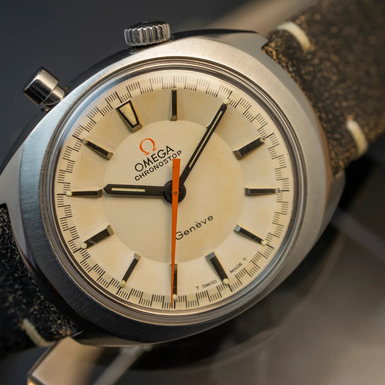 Omega Chronostop 145.010 – side view alternative angle