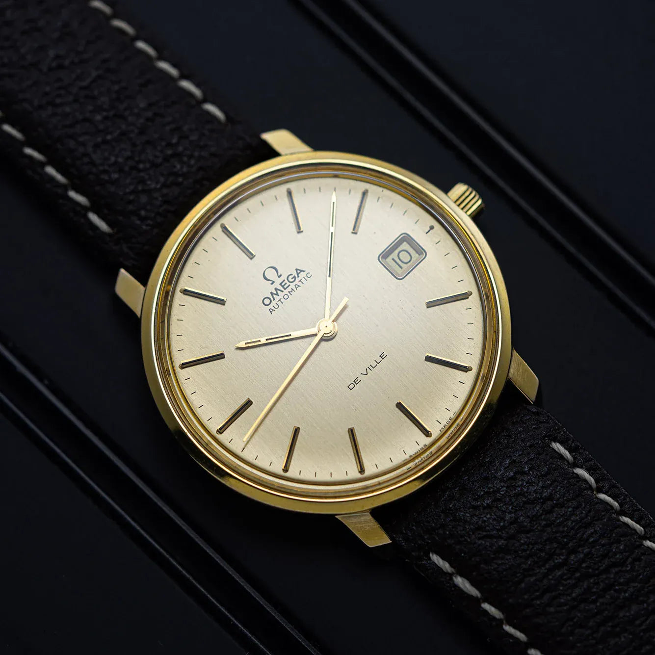 Omega De Ville 166.0134 Cal. 1012 1973 Box and Papers – front view