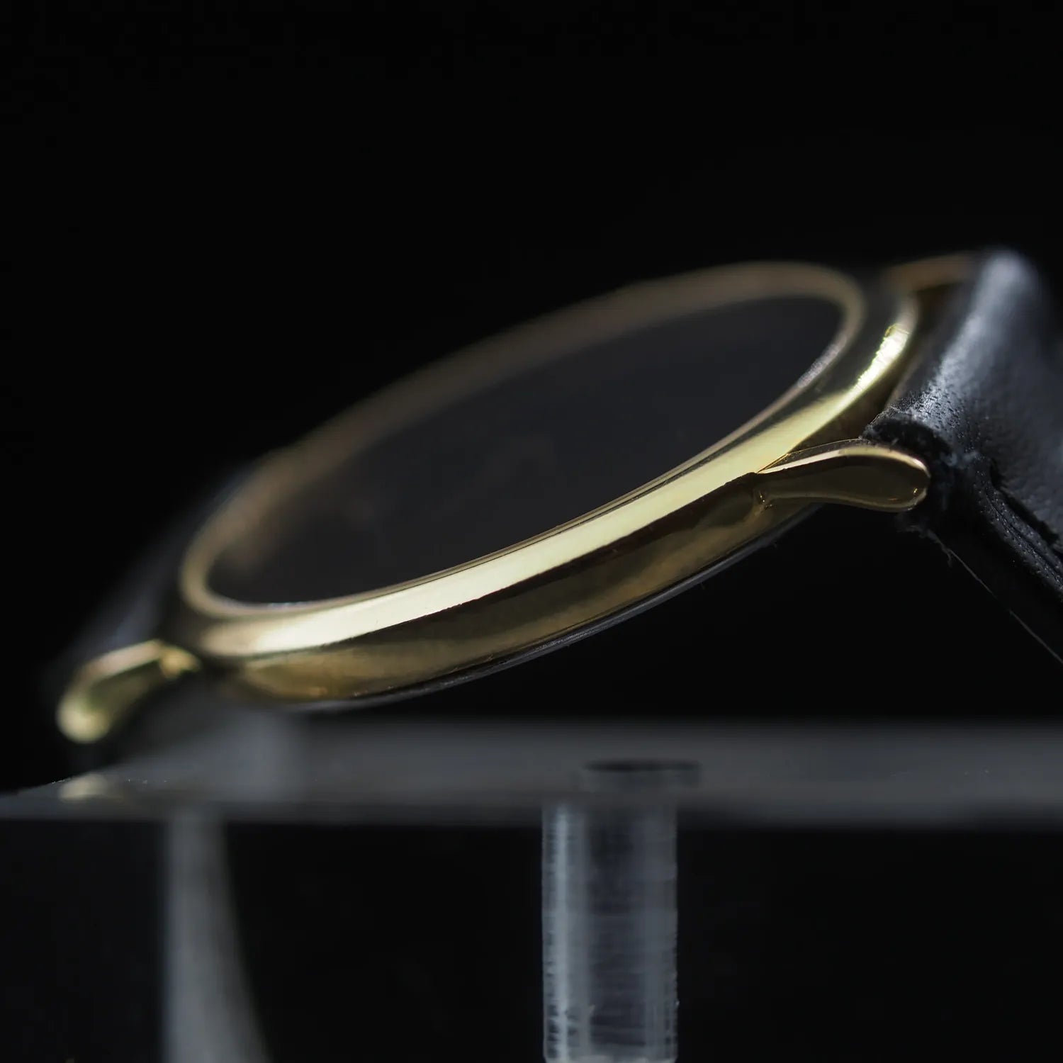 Omega De Ville Quartz – side view
