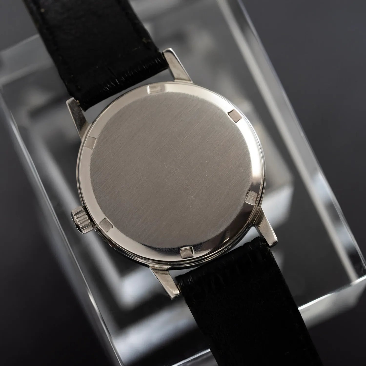 Omega Geneve 136.0098 Cal. 613 – side view alternative angle