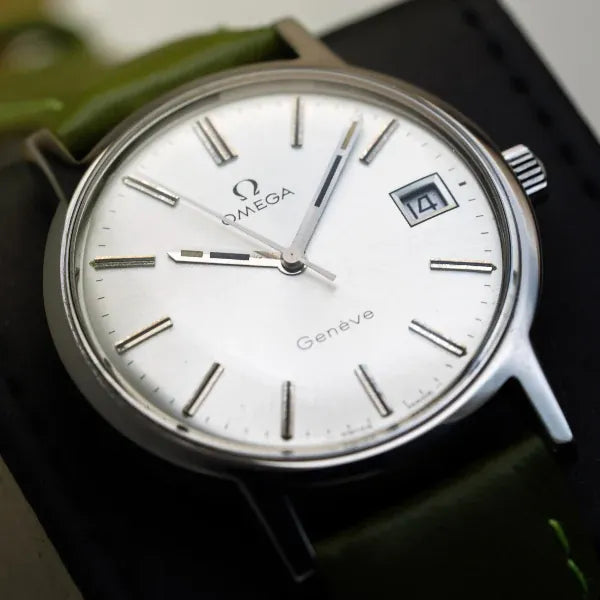 Omega Geneve 136.0104 Cal. 1030 – dial close-up