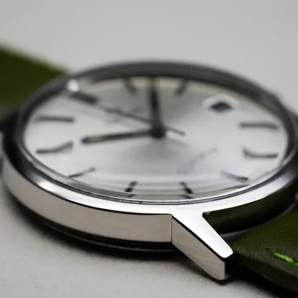 Omega Geneve 136.0104 Cal. 1030 – back case