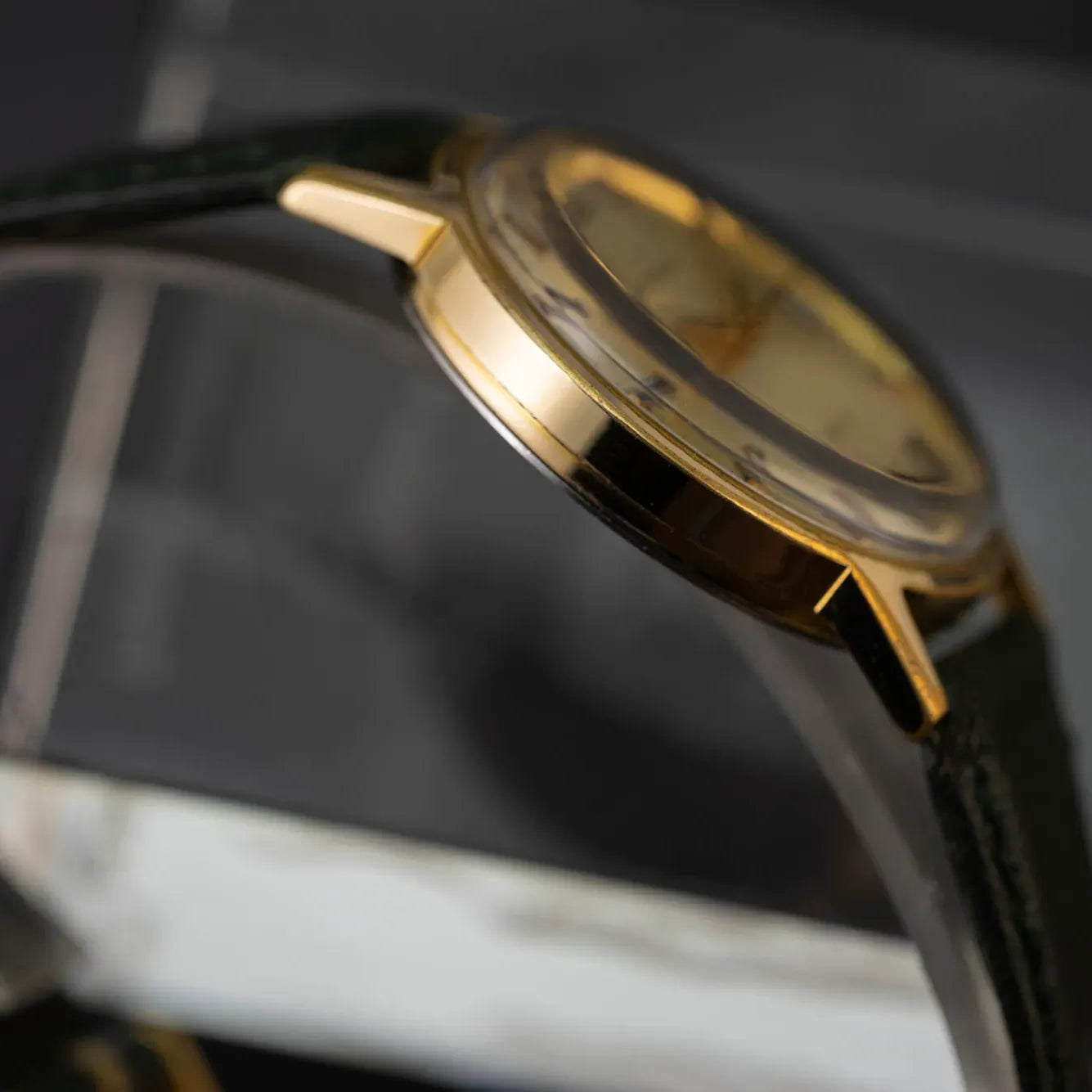 Omega Geneve 136.070 Cal. 613 – side view