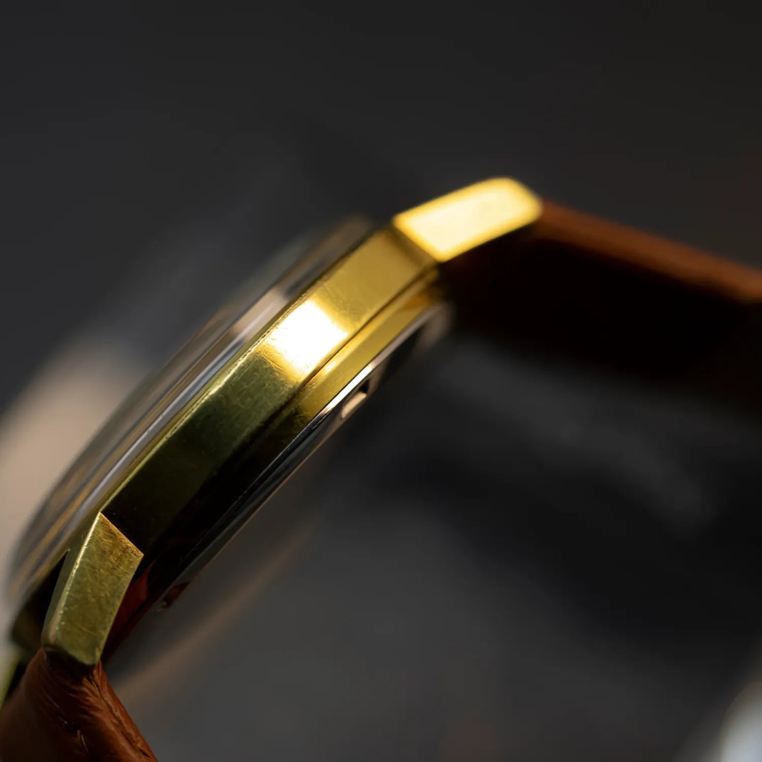 Omega Geneve 136.098 Cal. 613 – movement close-up