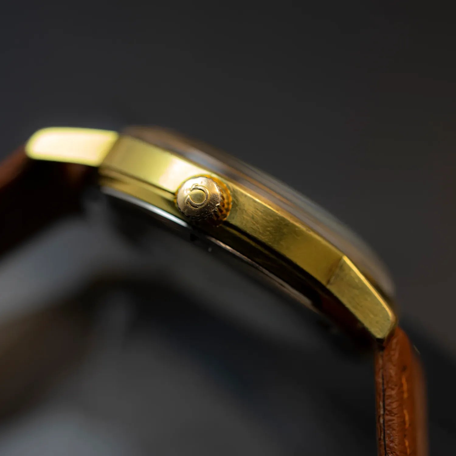 Omega Geneve 136.098 Cal. 613 – back case