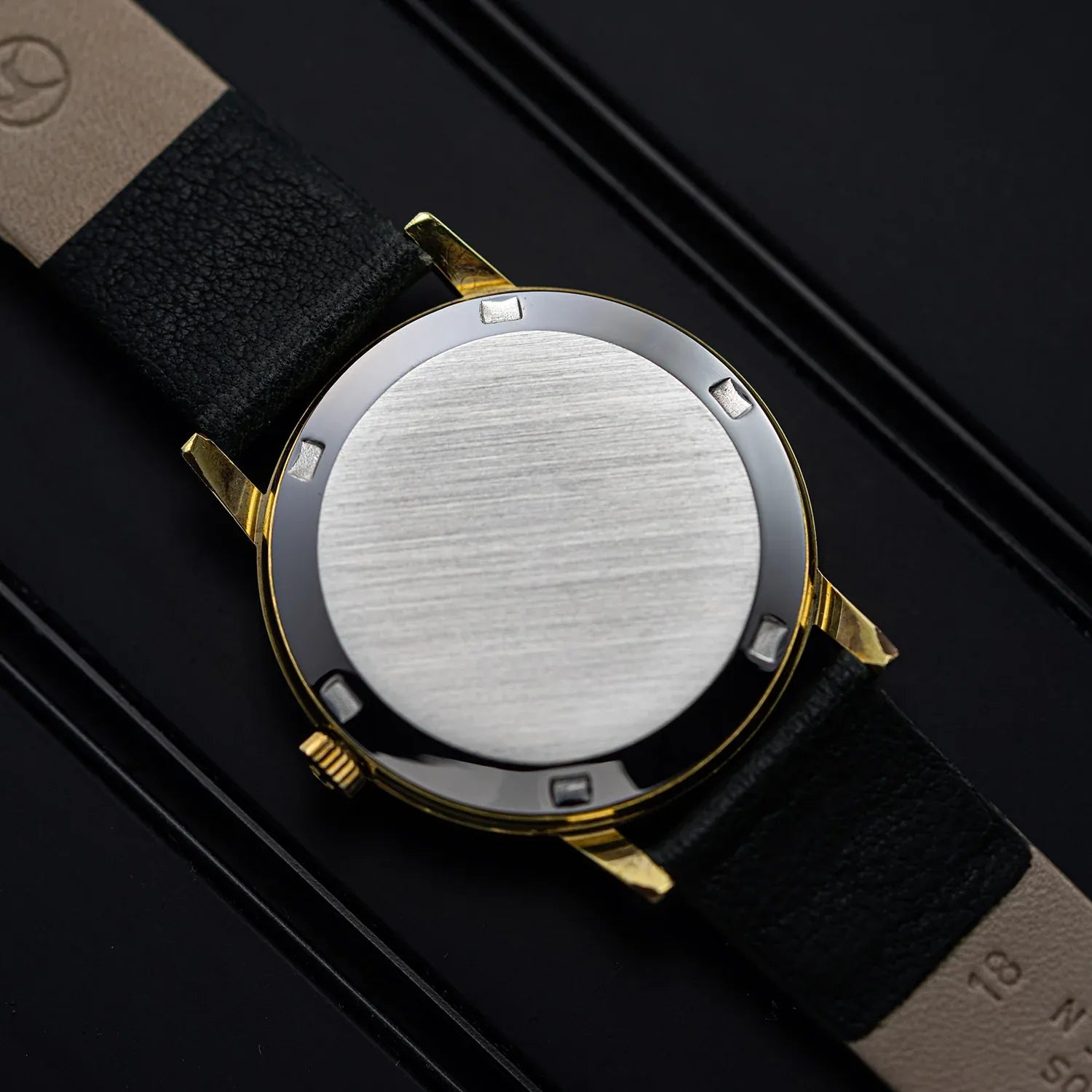 Omega Geneve 166.0163 1012 – movement close-up