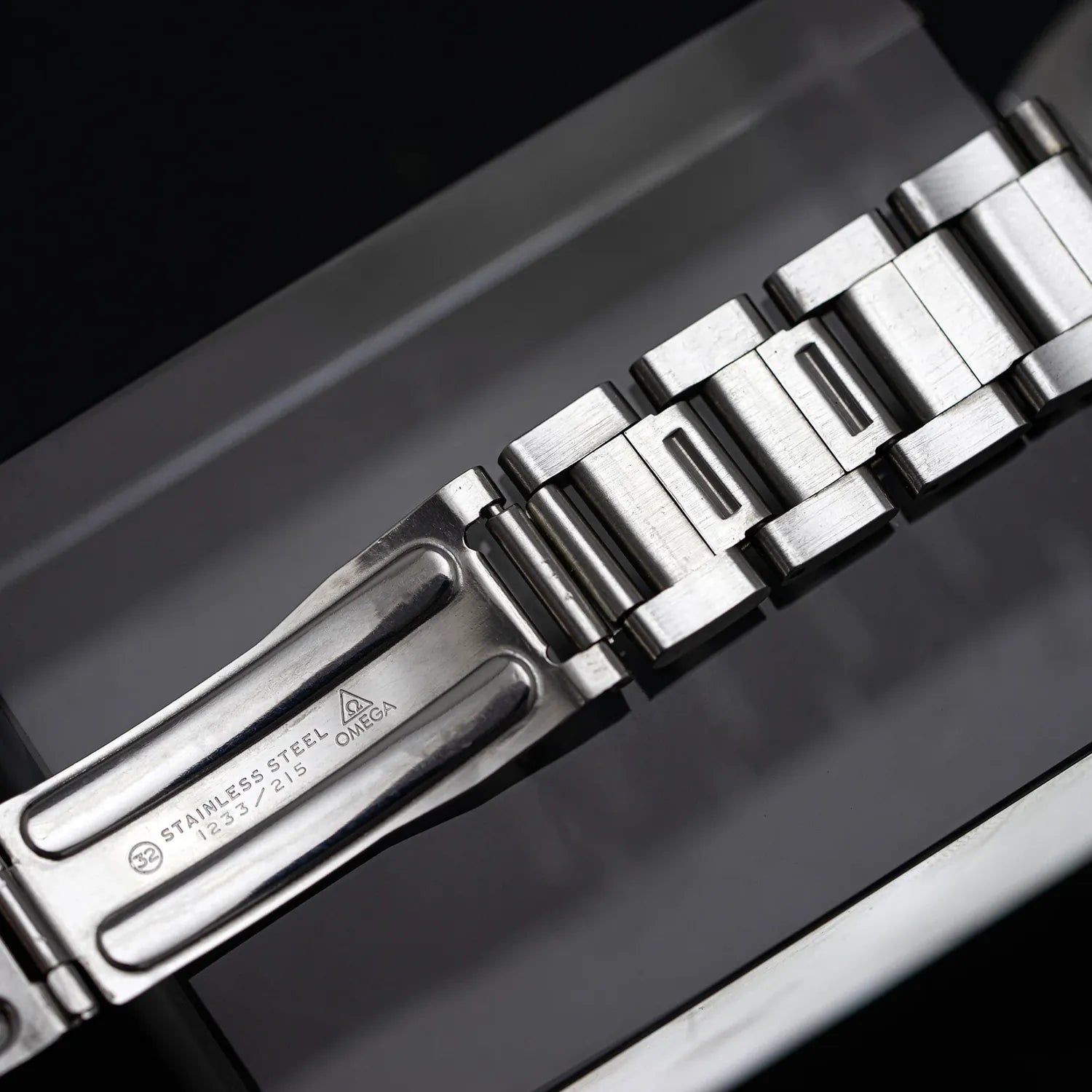 Omega Geneve Automatic Ref. 166.0191 Cal. 1012 – dial macro detail