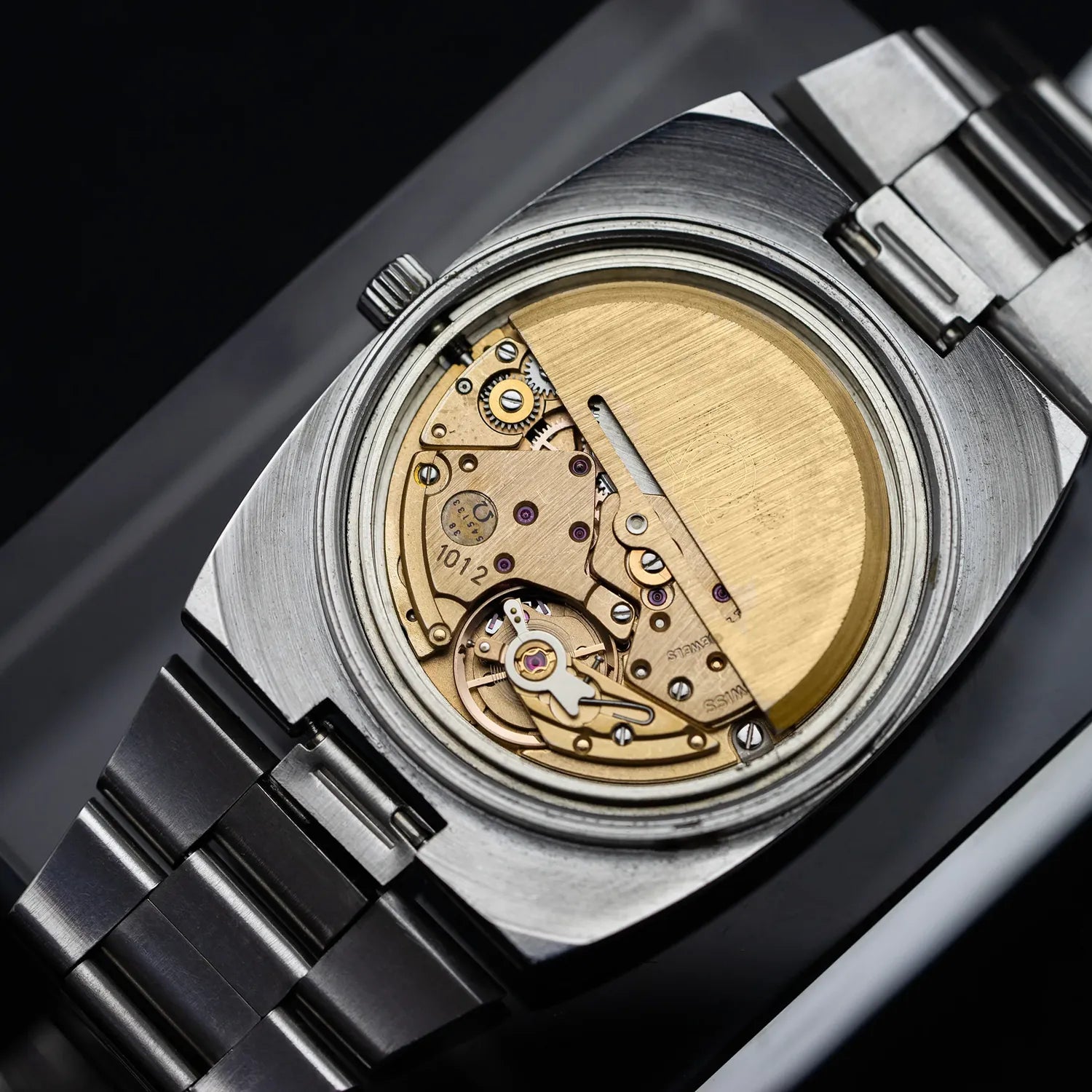 Omega Geneve Automatic Ref. 166.0191 Cal. 1012 – crown detail