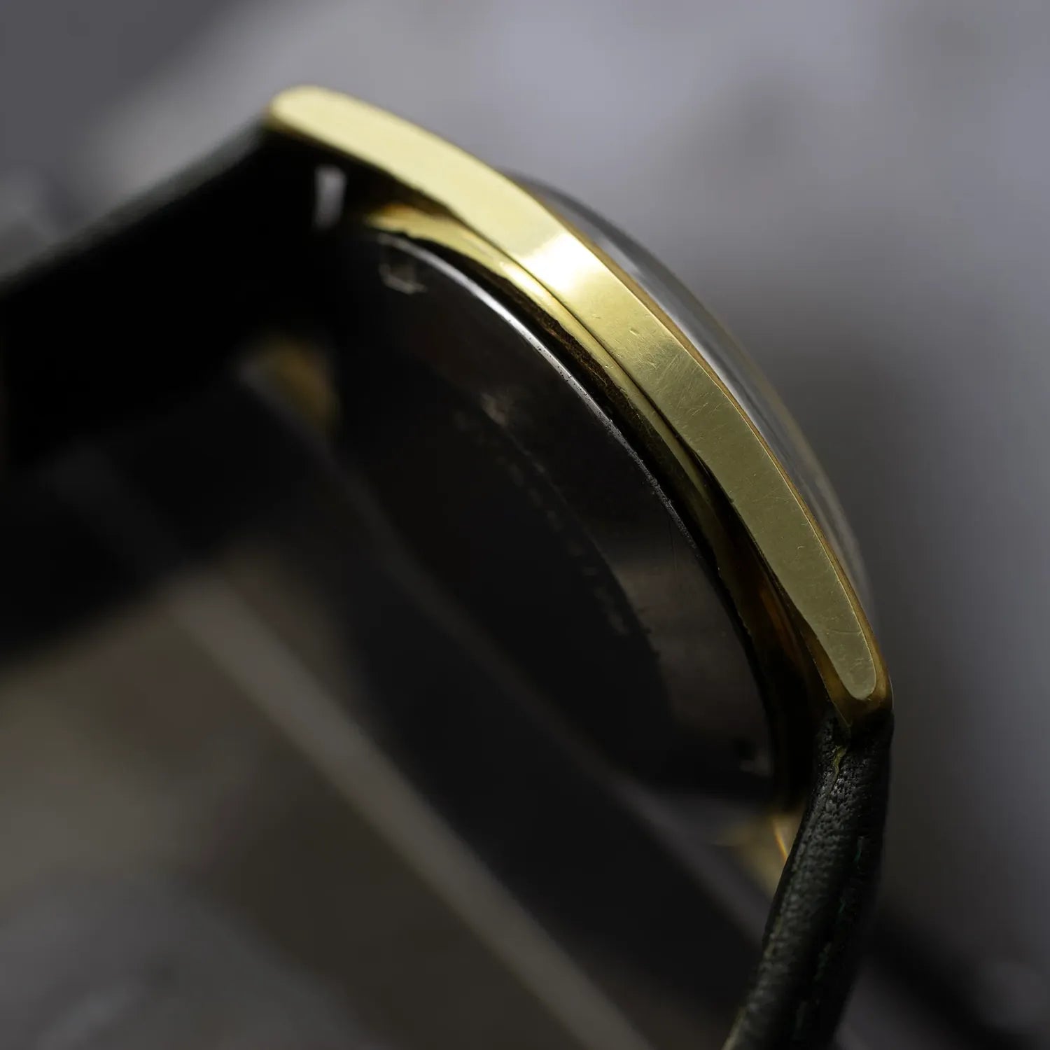 Omega Geneve Automatic Ref. 166.041 Cal. 565 – side view alternative angle