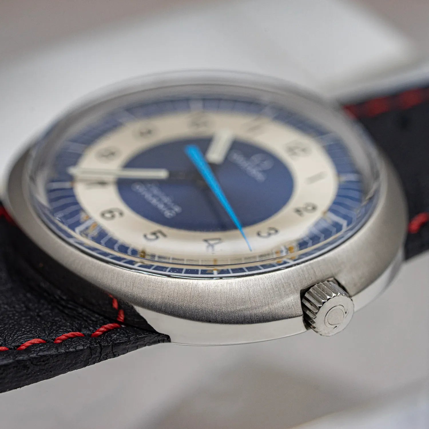 Omega Geneve Dynamic Ref. 135.033, Cal. 601 – movement close-up