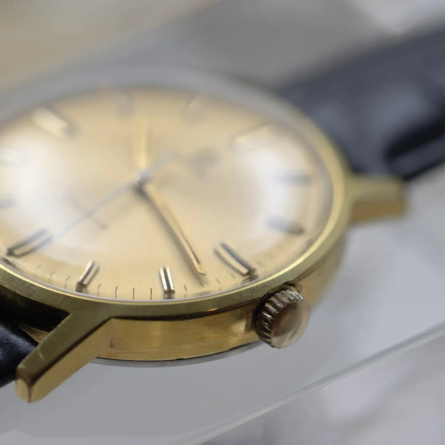 Omega Geneve Ref. 135.070 Cal. 601 Gold Plated – back case