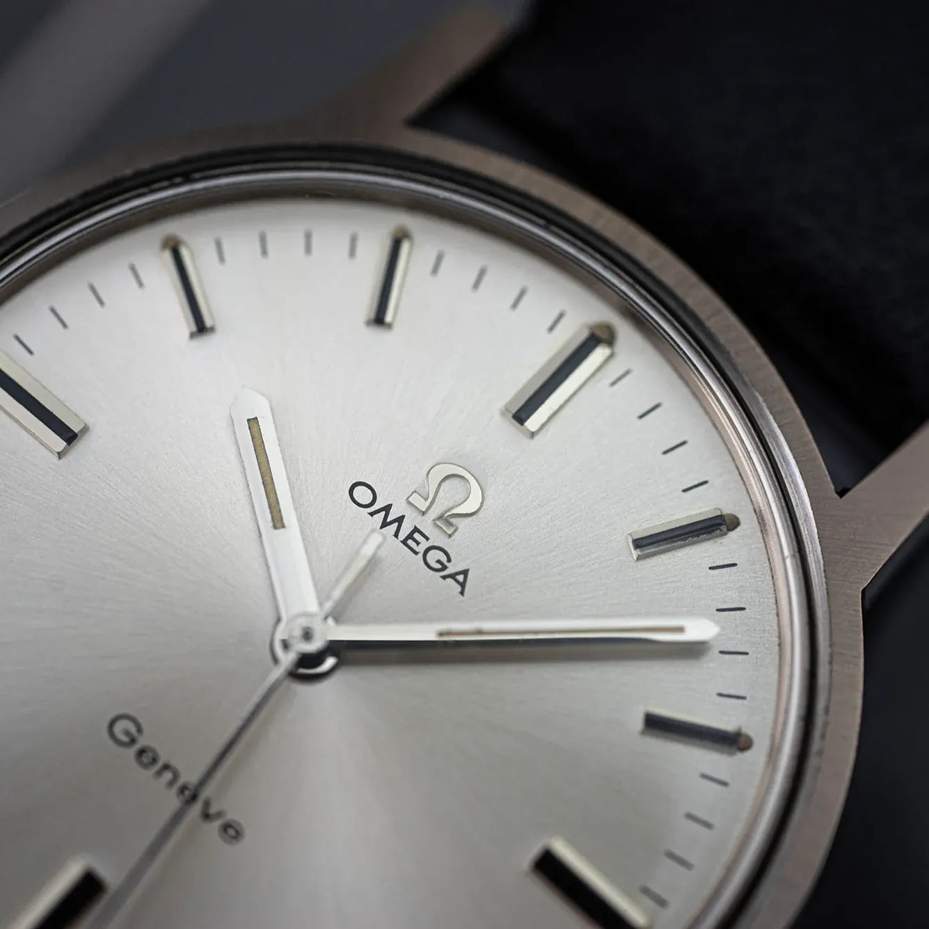 Omega Geneve Ref. 135.070 Cal. 601 – dial close-up