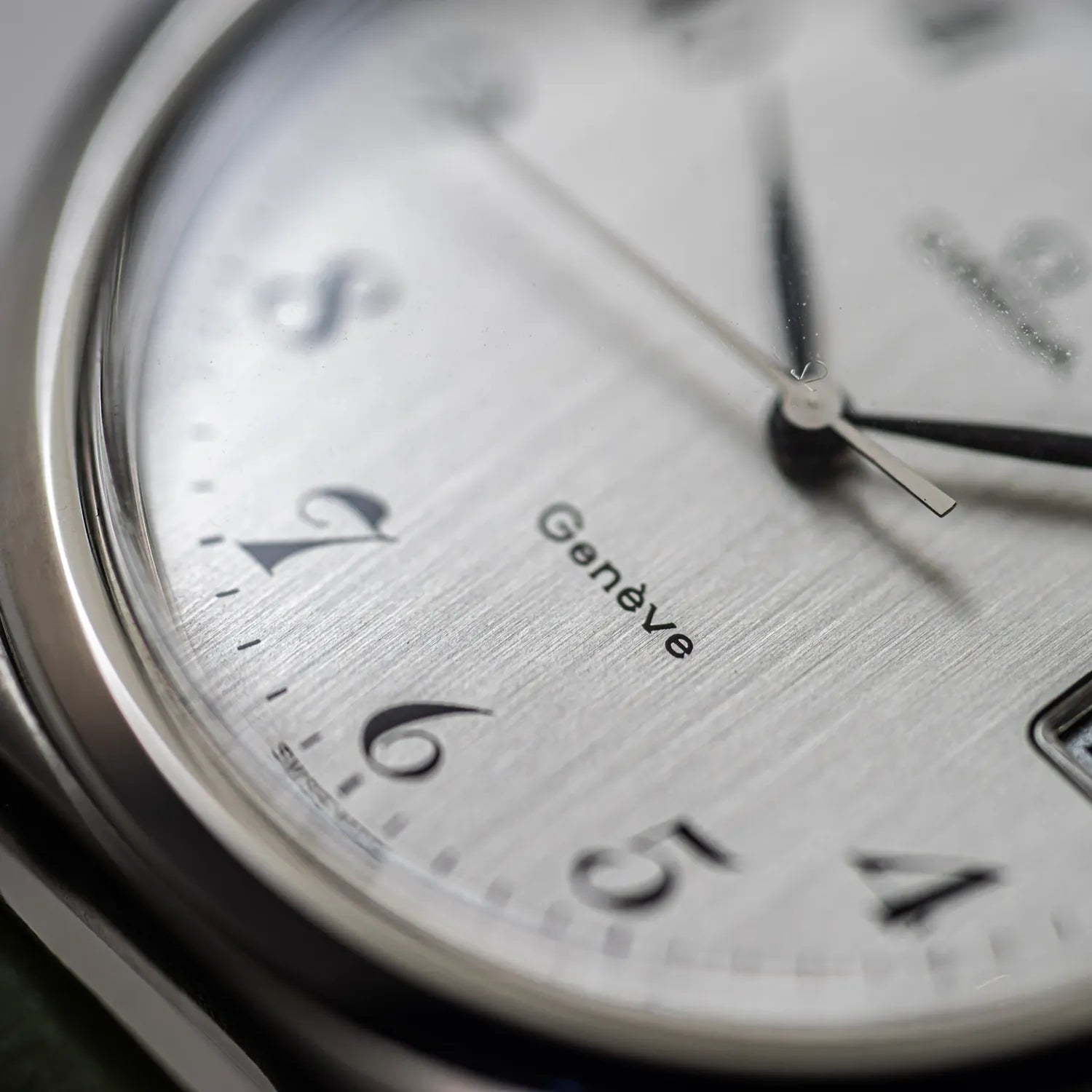 Omega Geneve Ref. 136.0102 Cal. 1030 – dial close-up