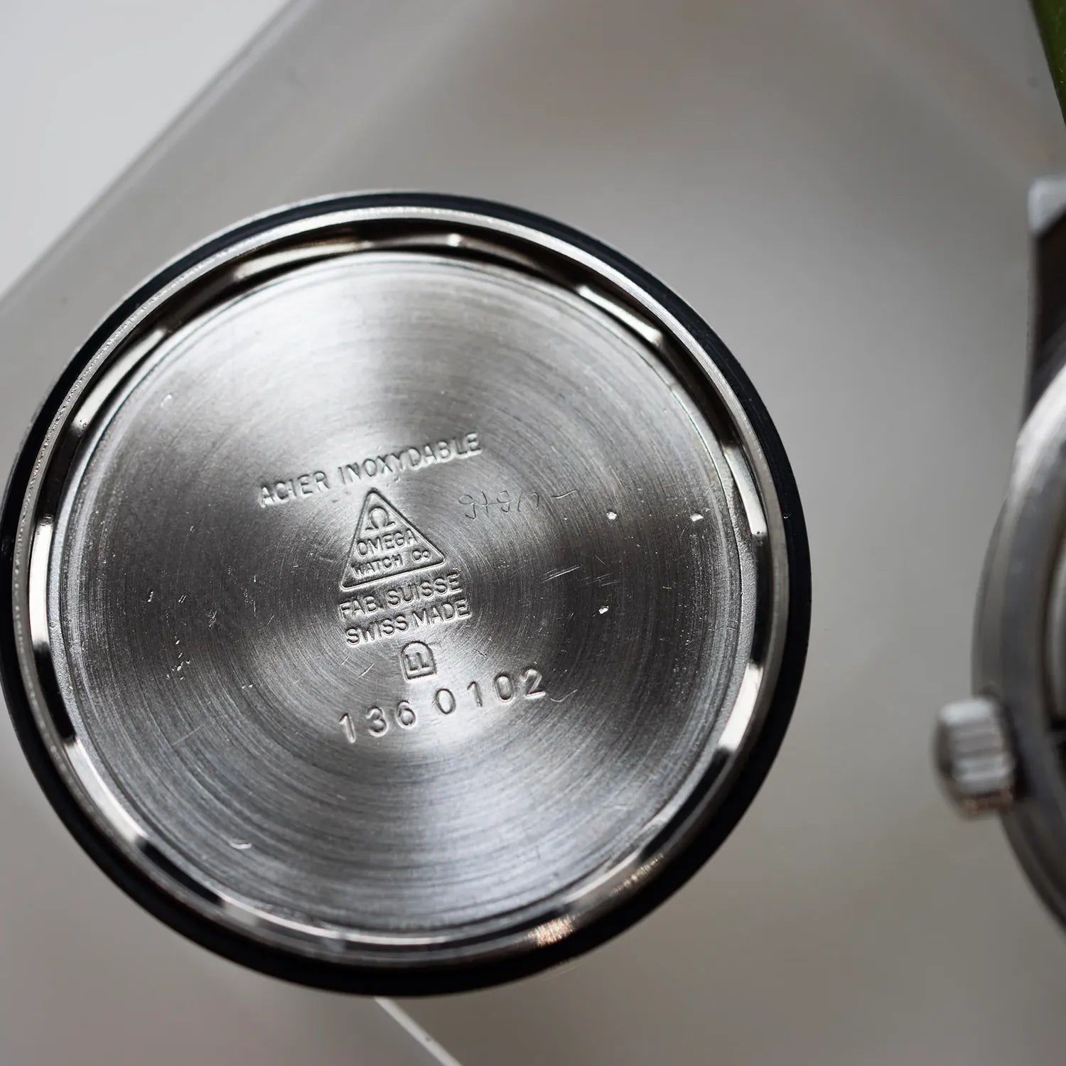 Omega Geneve Ref. 136.0102 Cal. 1030 – side view alternative angle