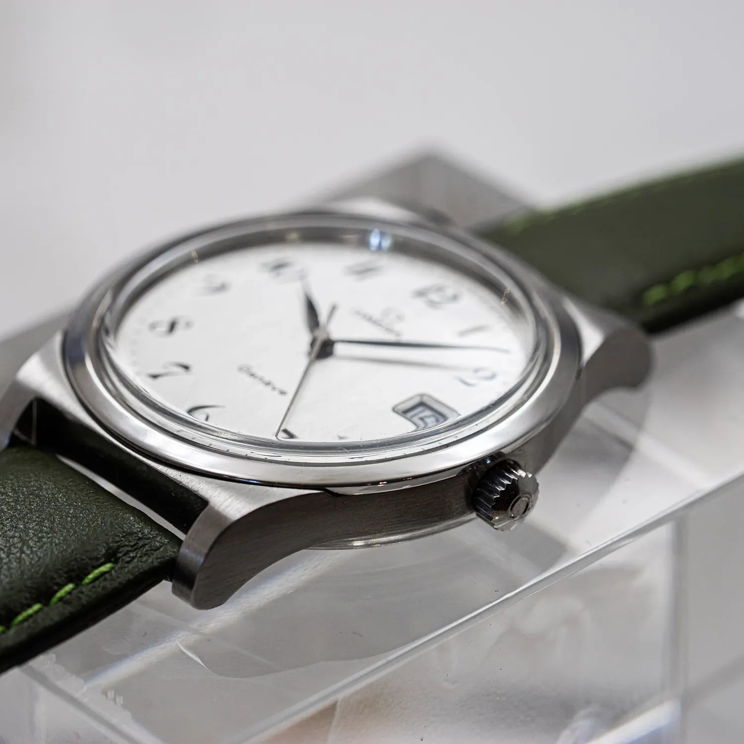 Omega Geneve Ref. 136.0102 Cal. 1030 – back case