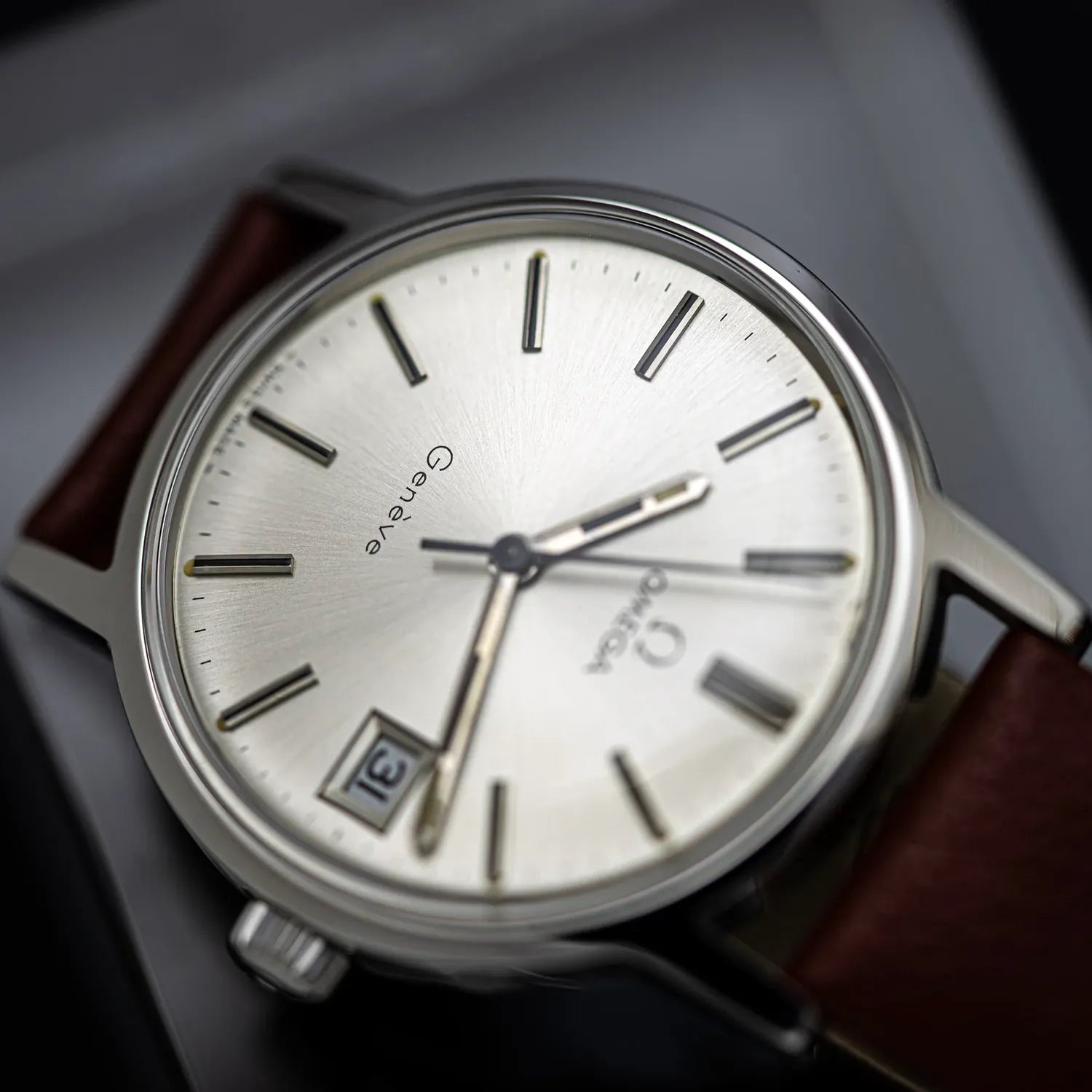 Omega Geneve Ref. 136.098 Cal. 613 – side view