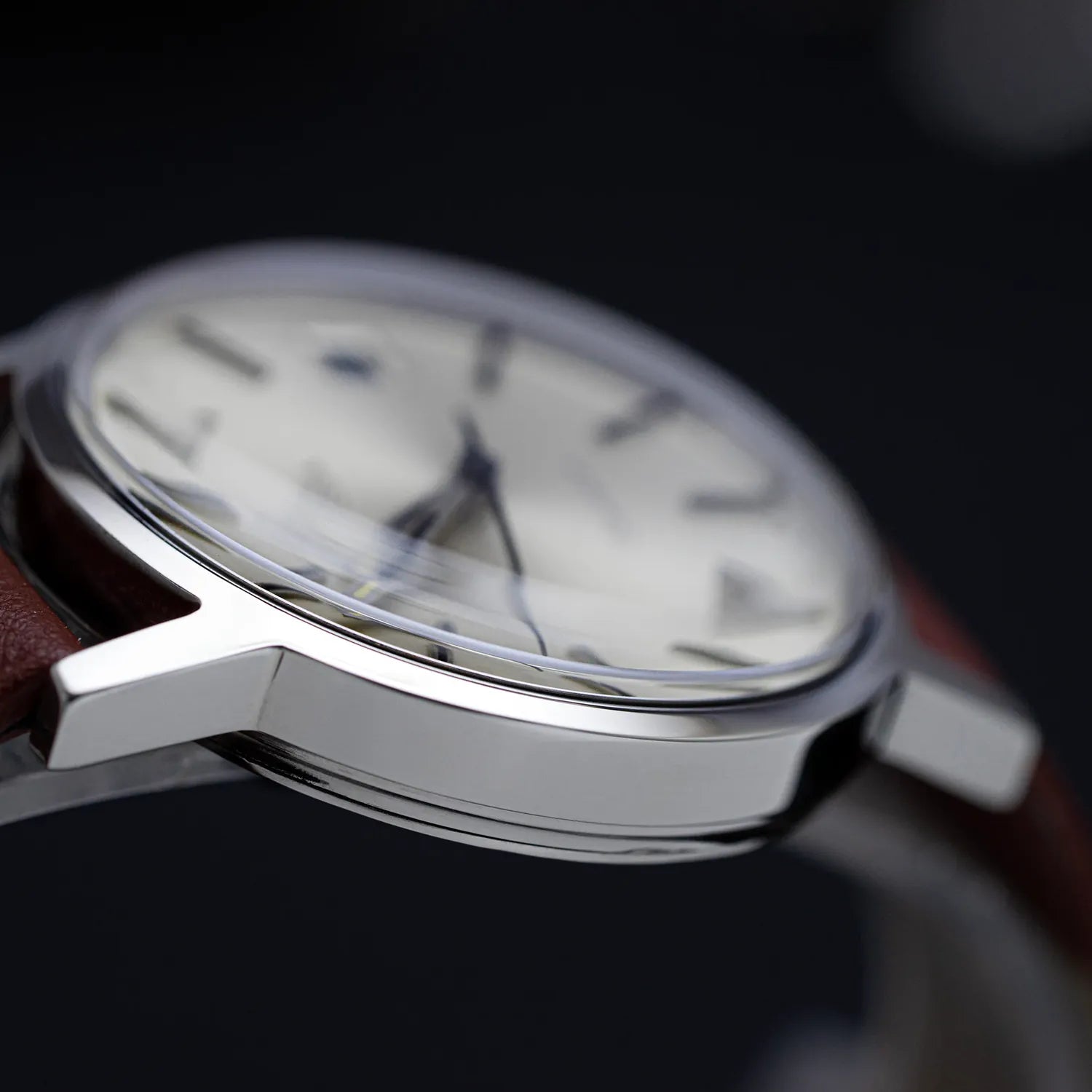 Omega Geneve Ref. 136.098 Cal. 613 – side view alternative angle