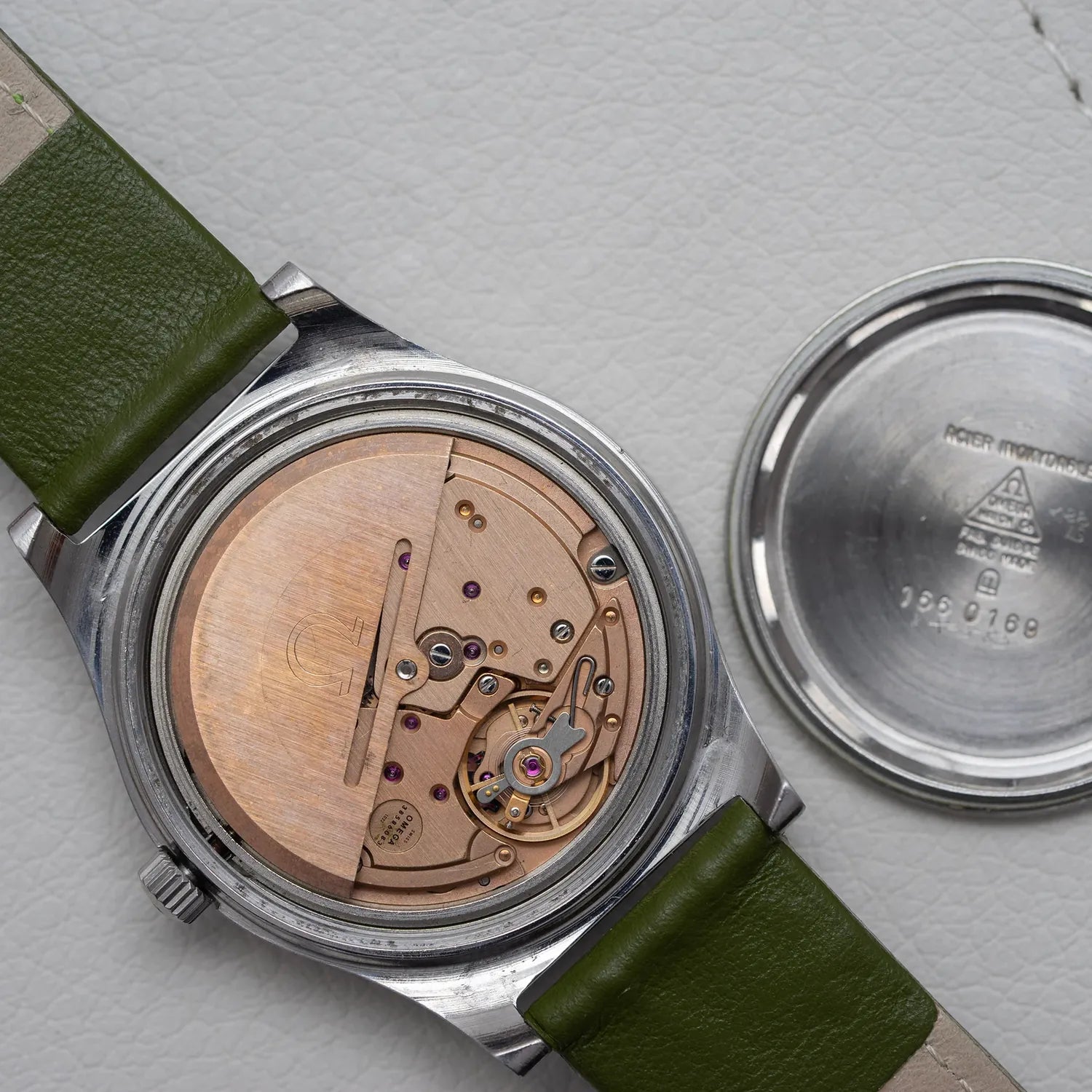 Omega Geneve Ref. 166.0168 Cal. 1022 – dial close-up