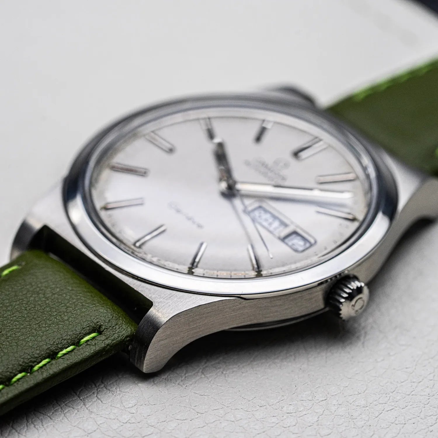 Omega Geneve Ref. 166.0168 Cal. 1022 – back case
