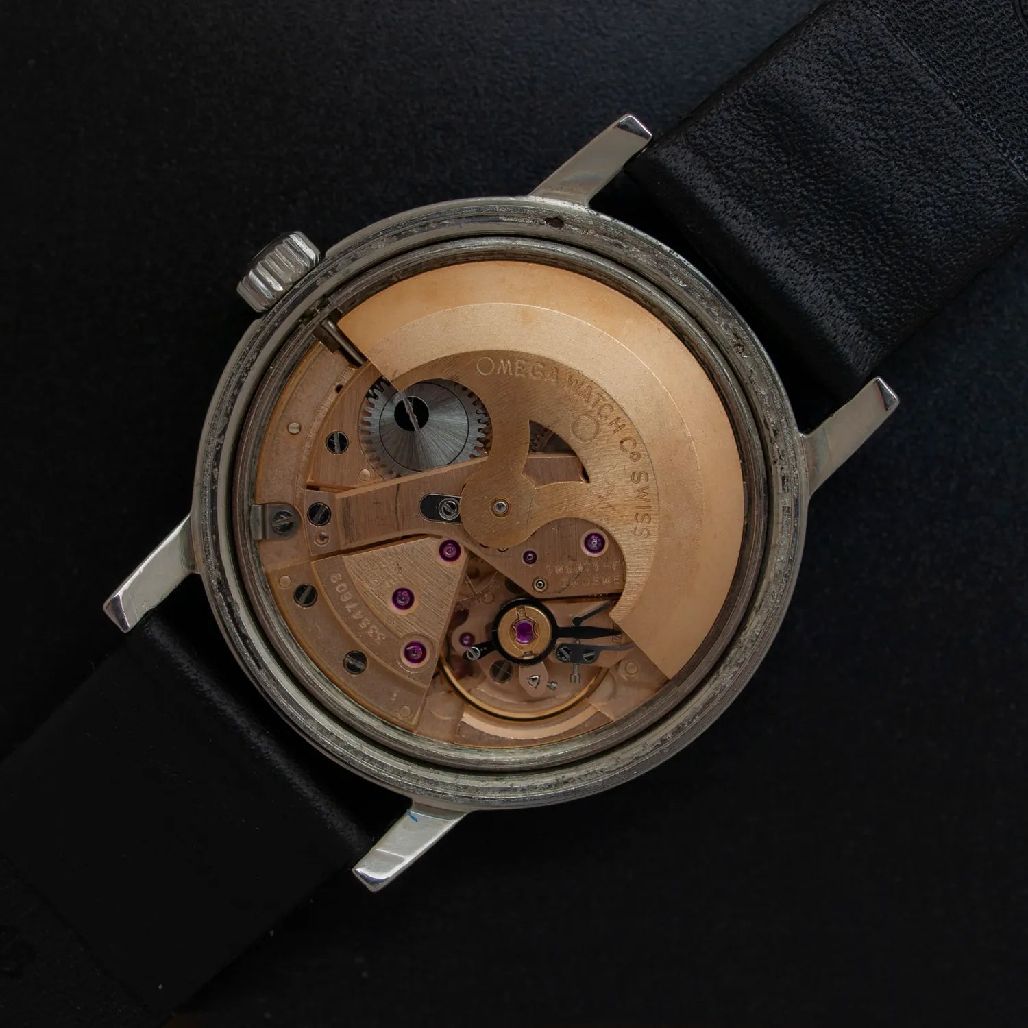 Omega Geneve Ref. 166.070, Cal. 565 – dial close-up