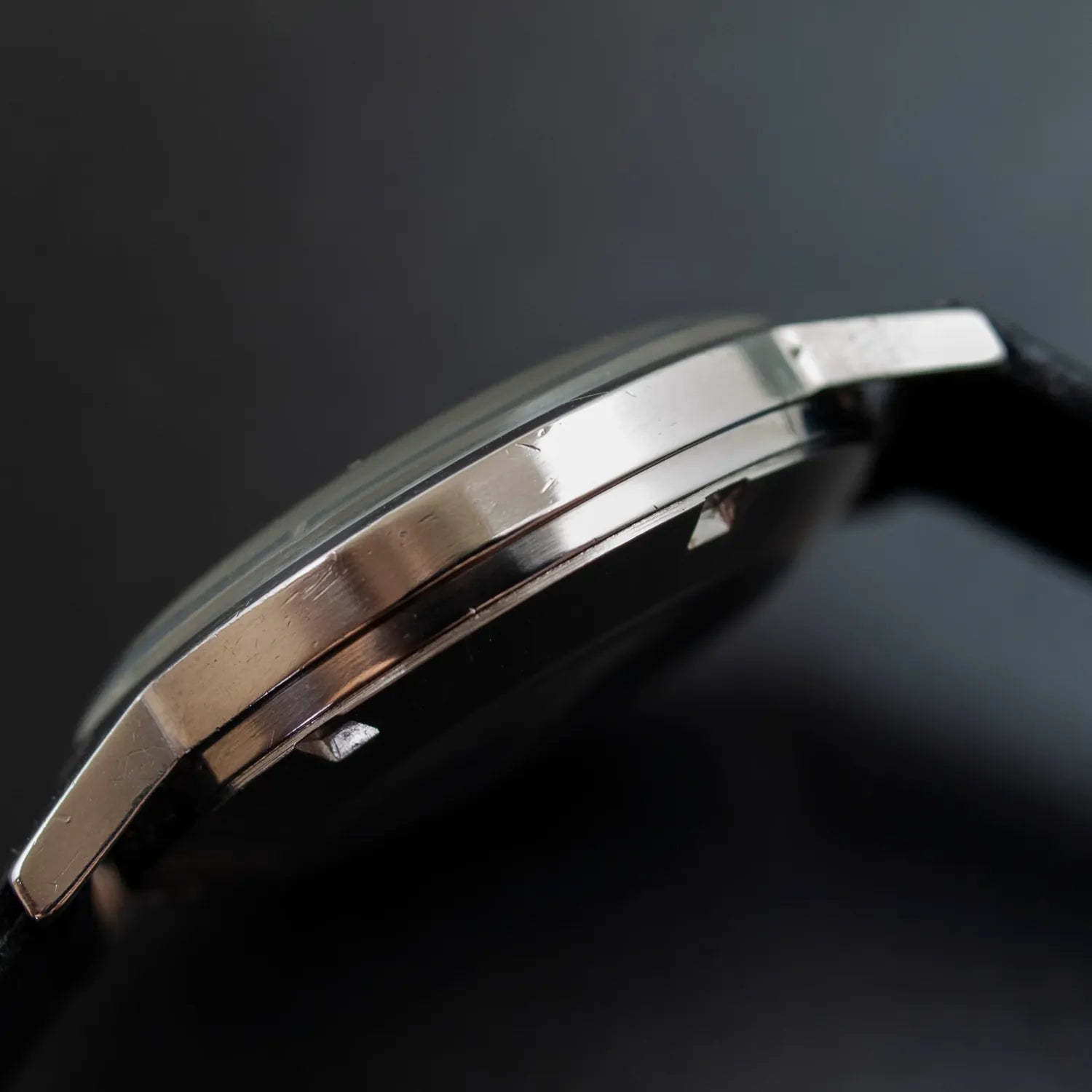 Omega Geneve Ref. 166.070, Cal. 565 – back case