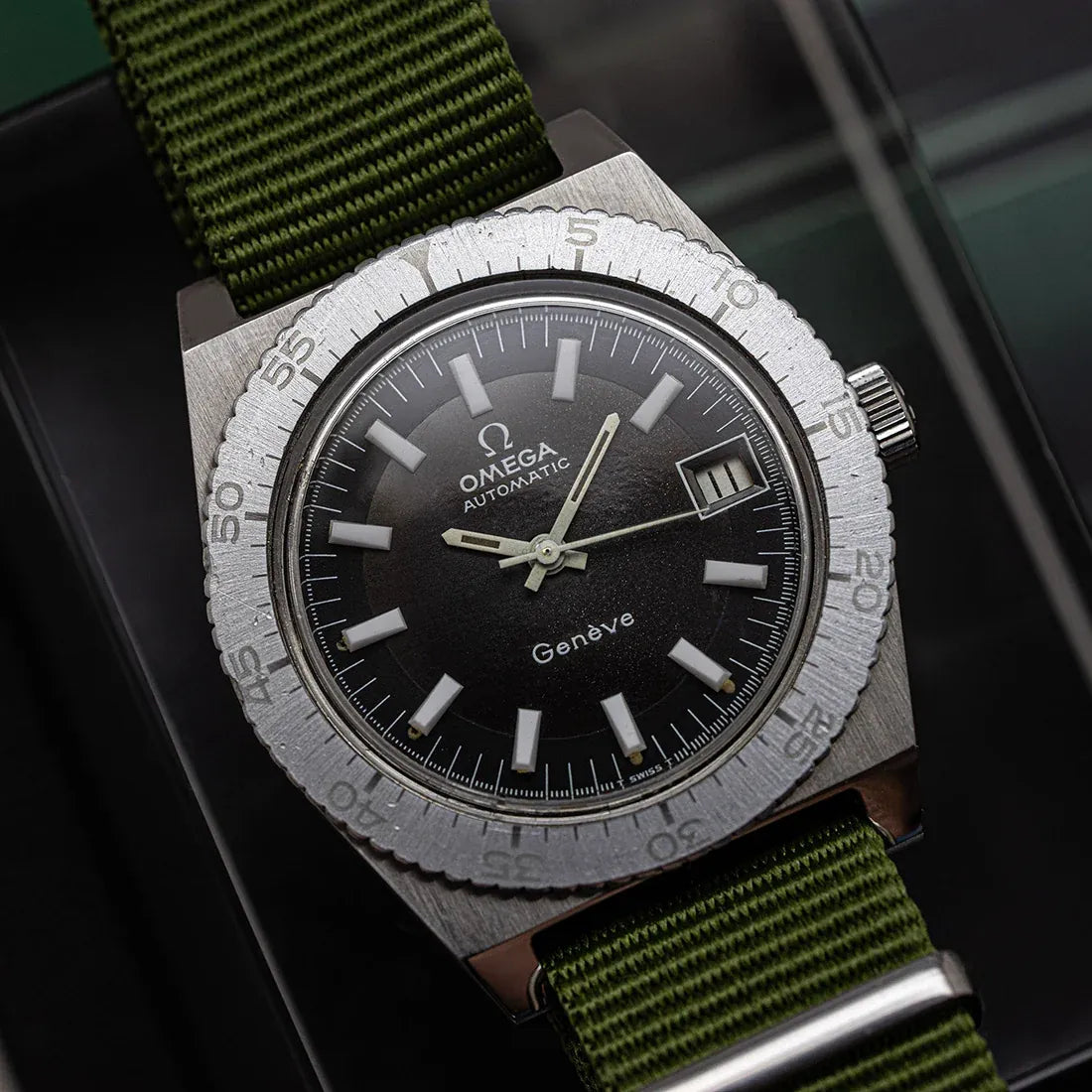 Omega Geneve Vintage Diver Ref. 166.0119, Cal 1481 – dial close-up