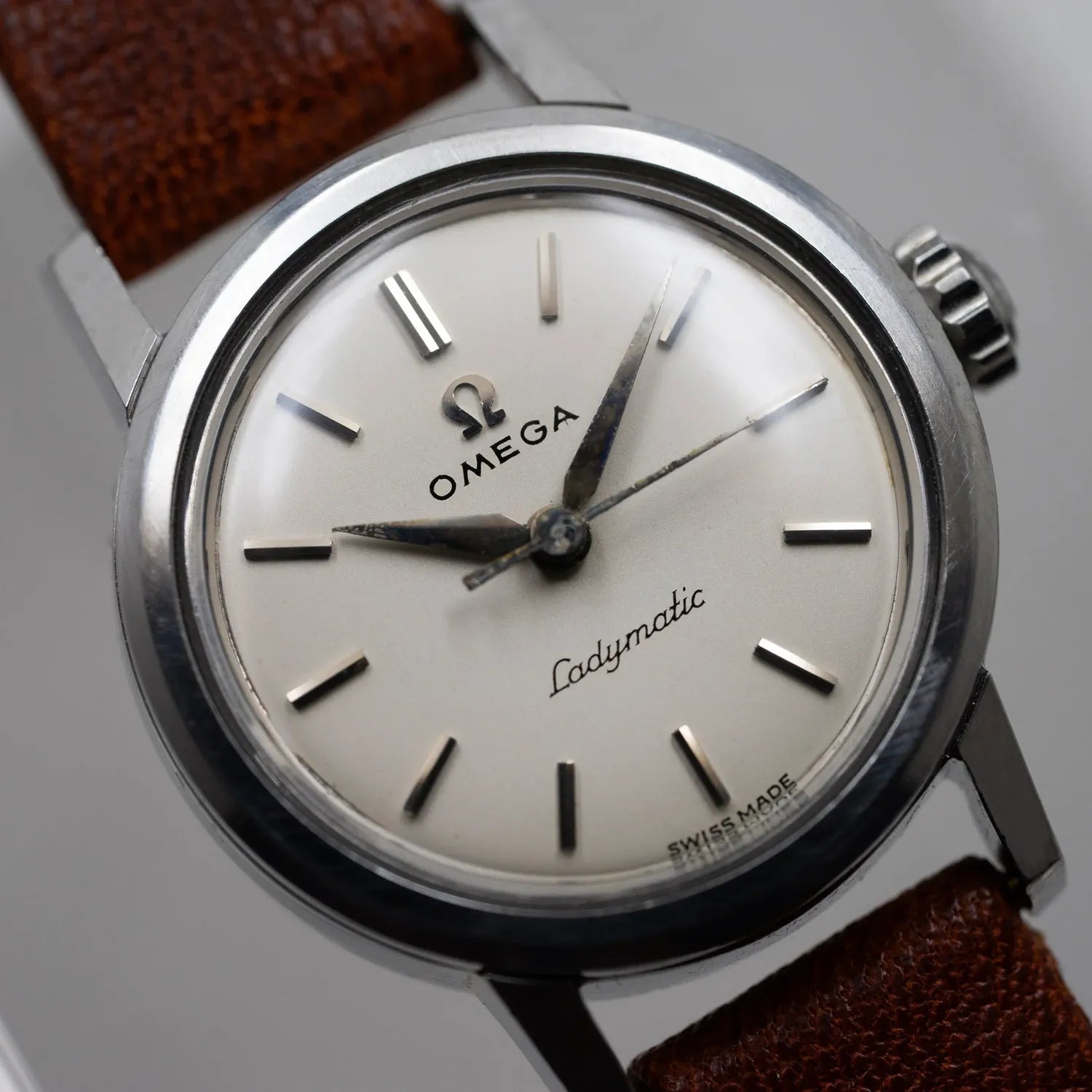 Omega Ladymatic Women's Watch Ref. 11031-1, Cal. 455 – movement close-up