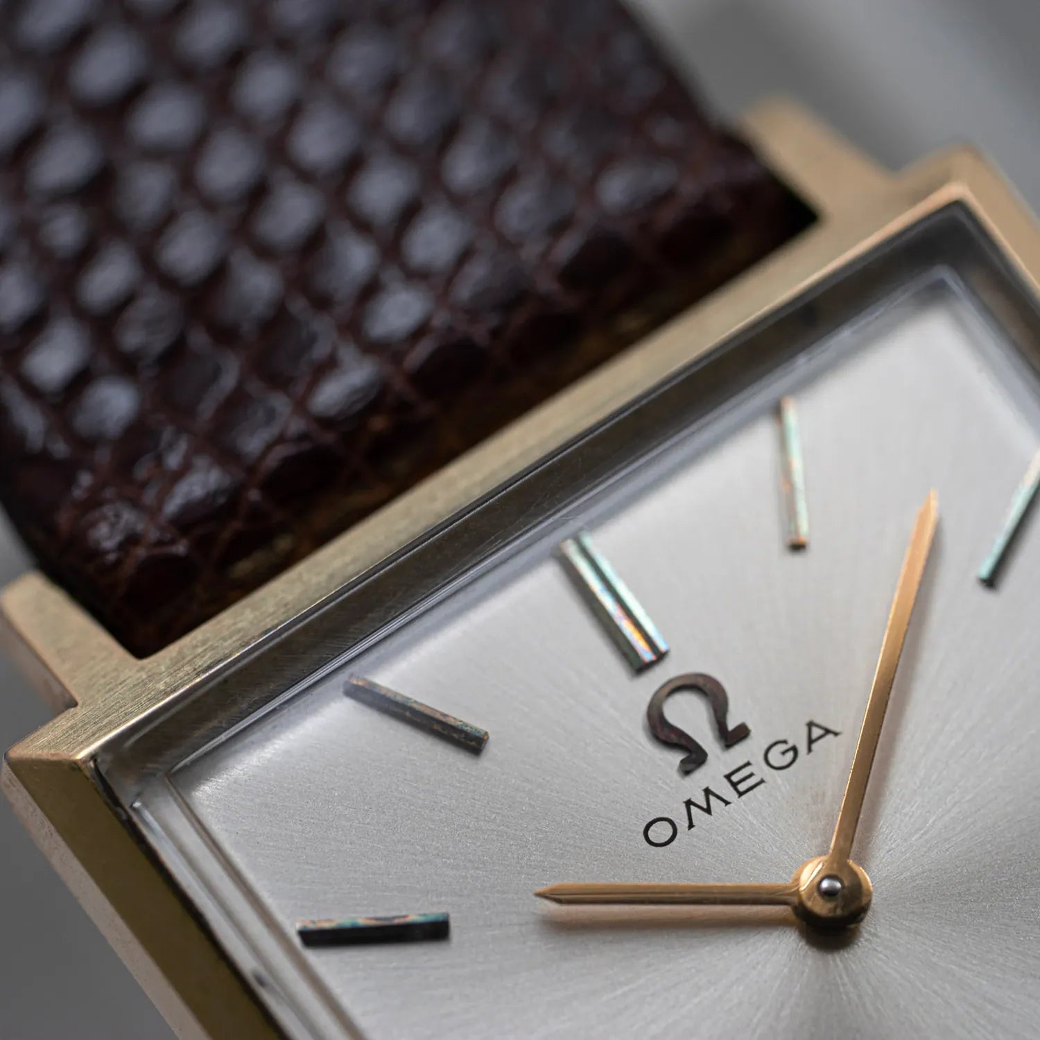 Omega Ref. 111.024, Cal. 625 – dial close-up